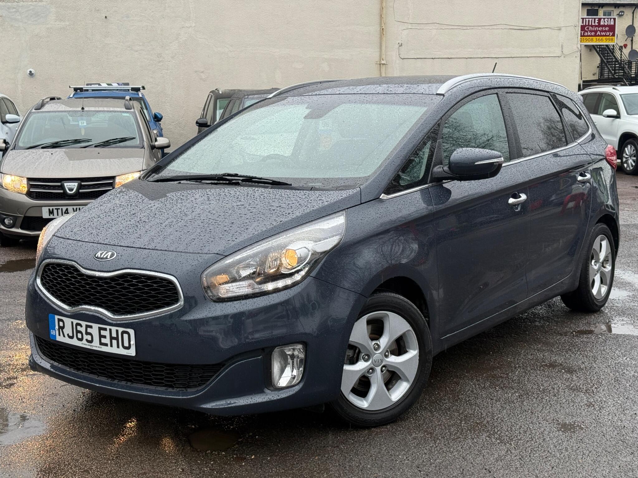 Kia Carens - Image 9