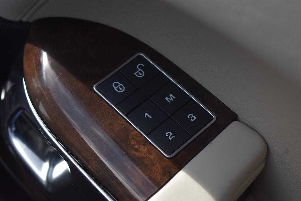 Land Rover Range Rover view 57