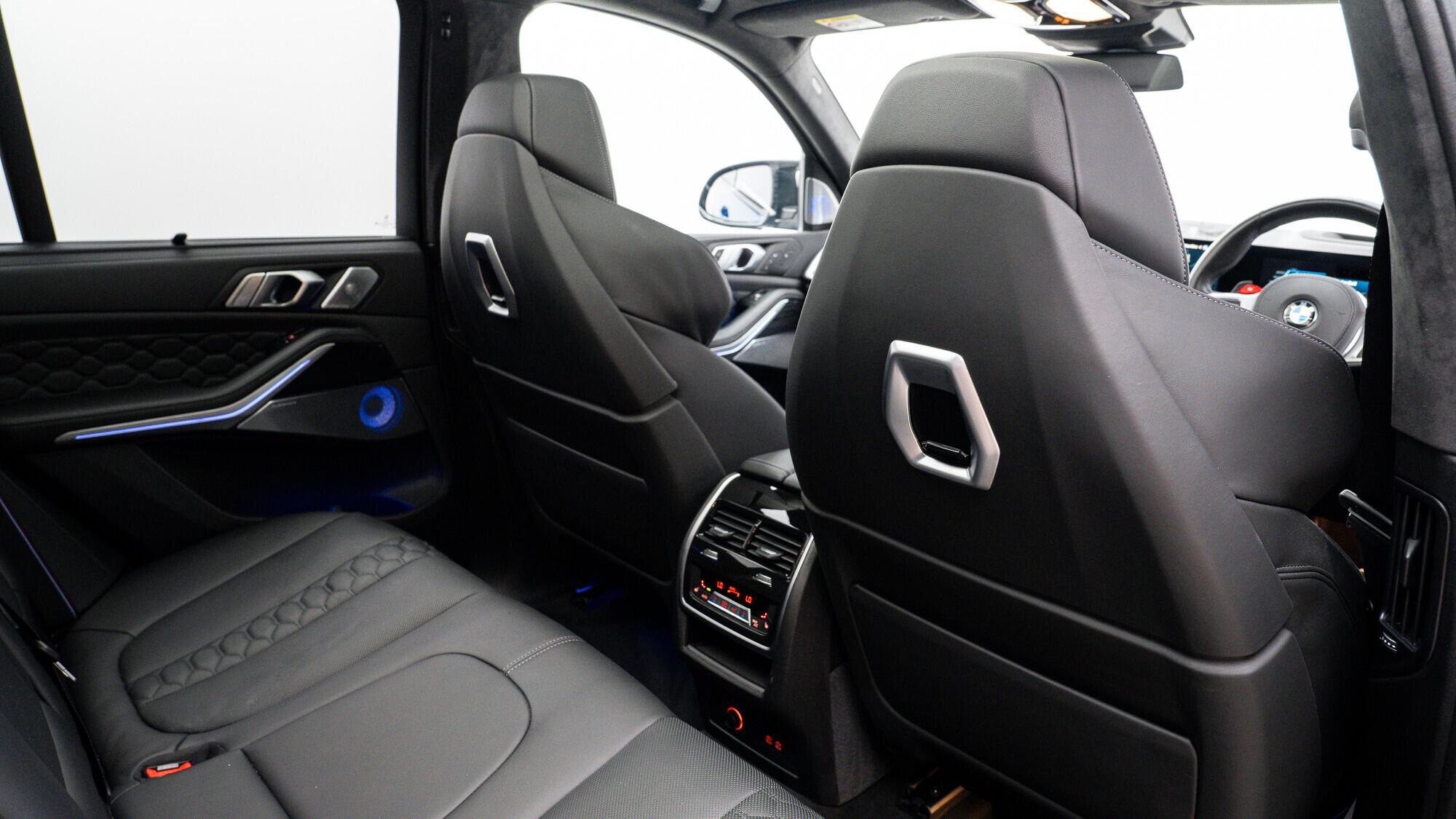 BMW X5 M view 21