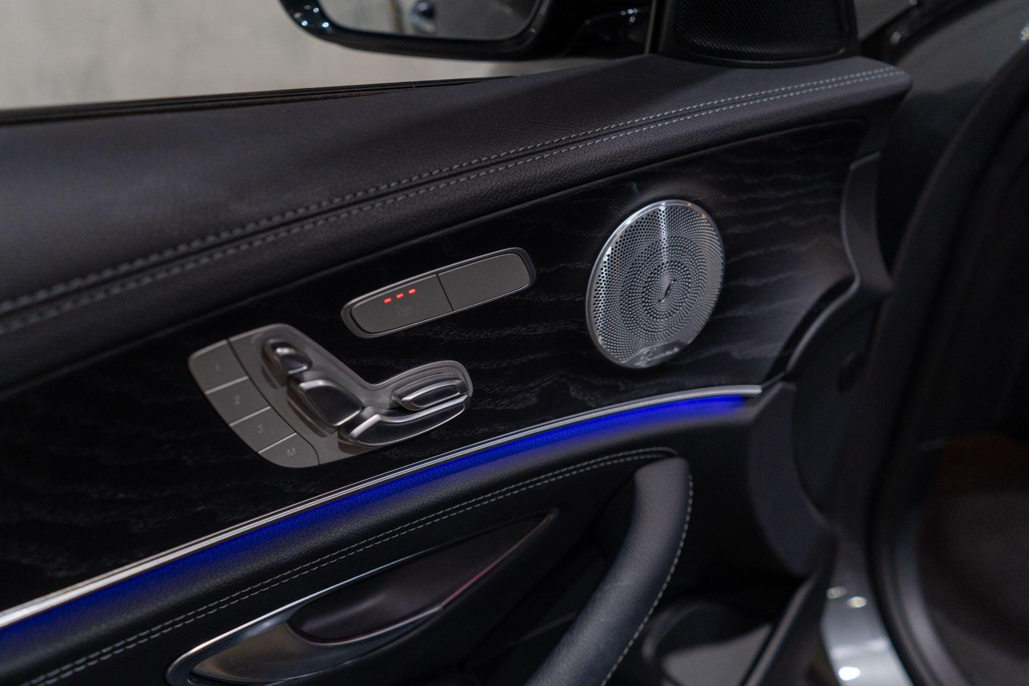 Mercedes-Benz E-Class view 40