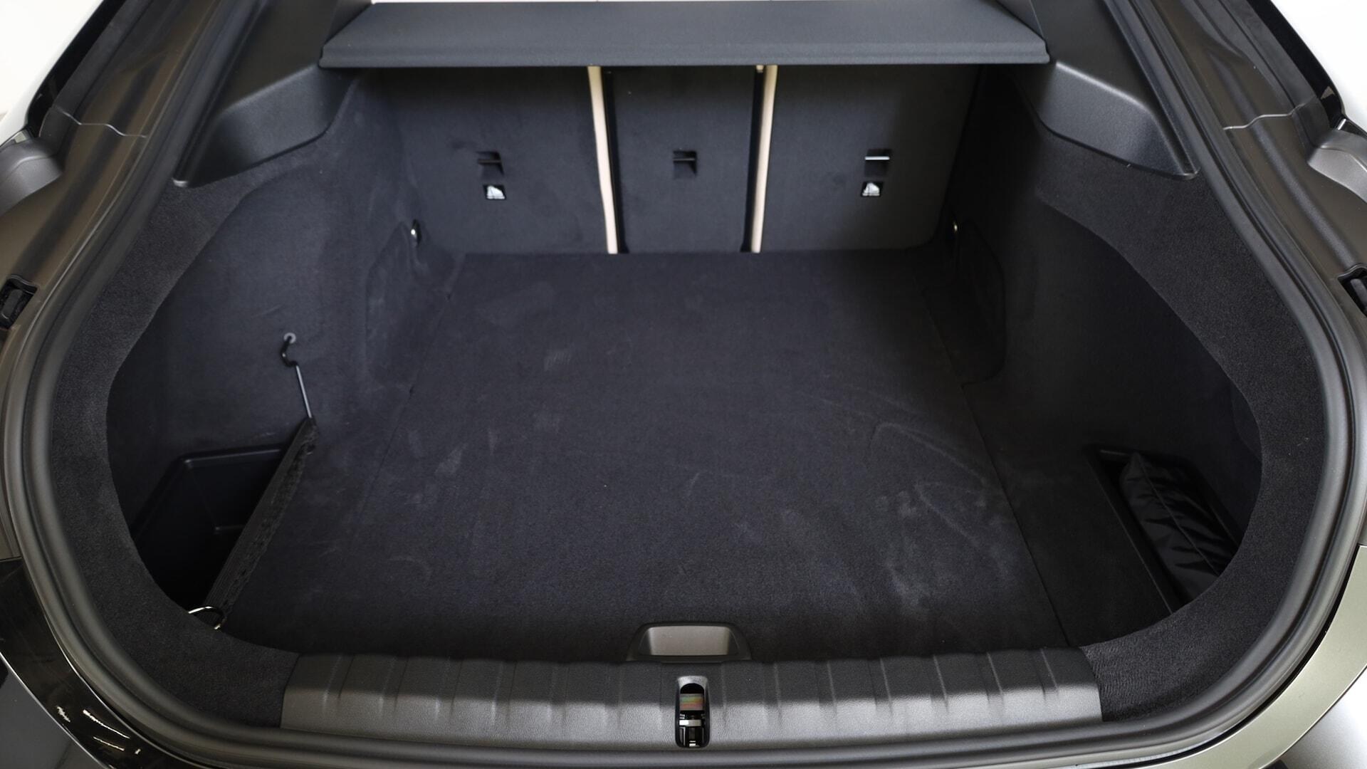 BMW i4 view 13