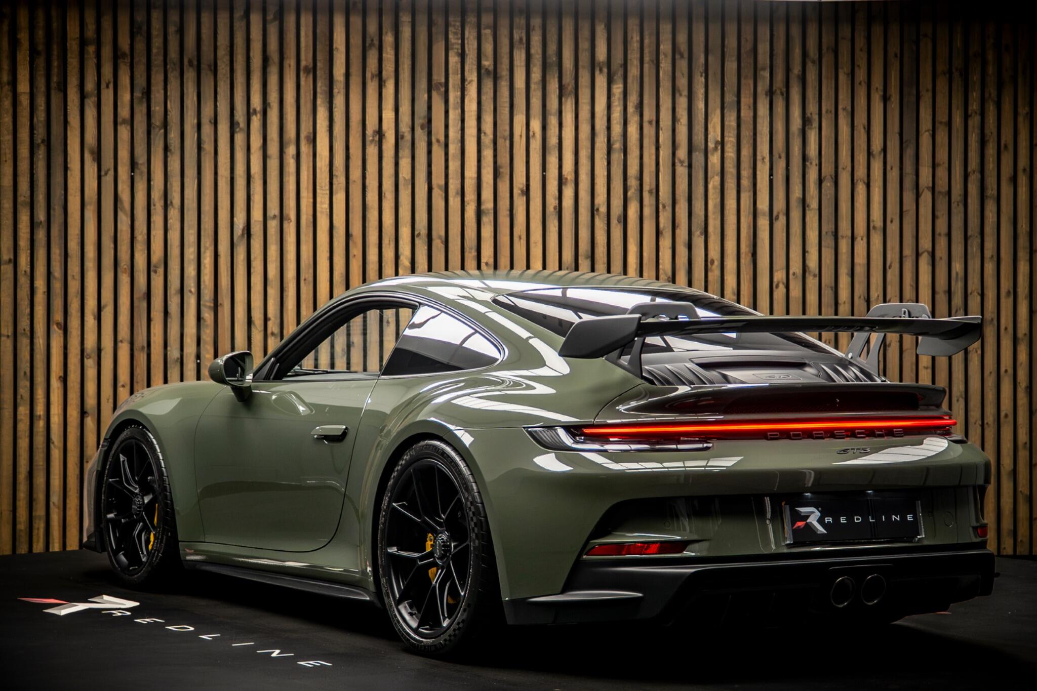 Porsche 911 view 3