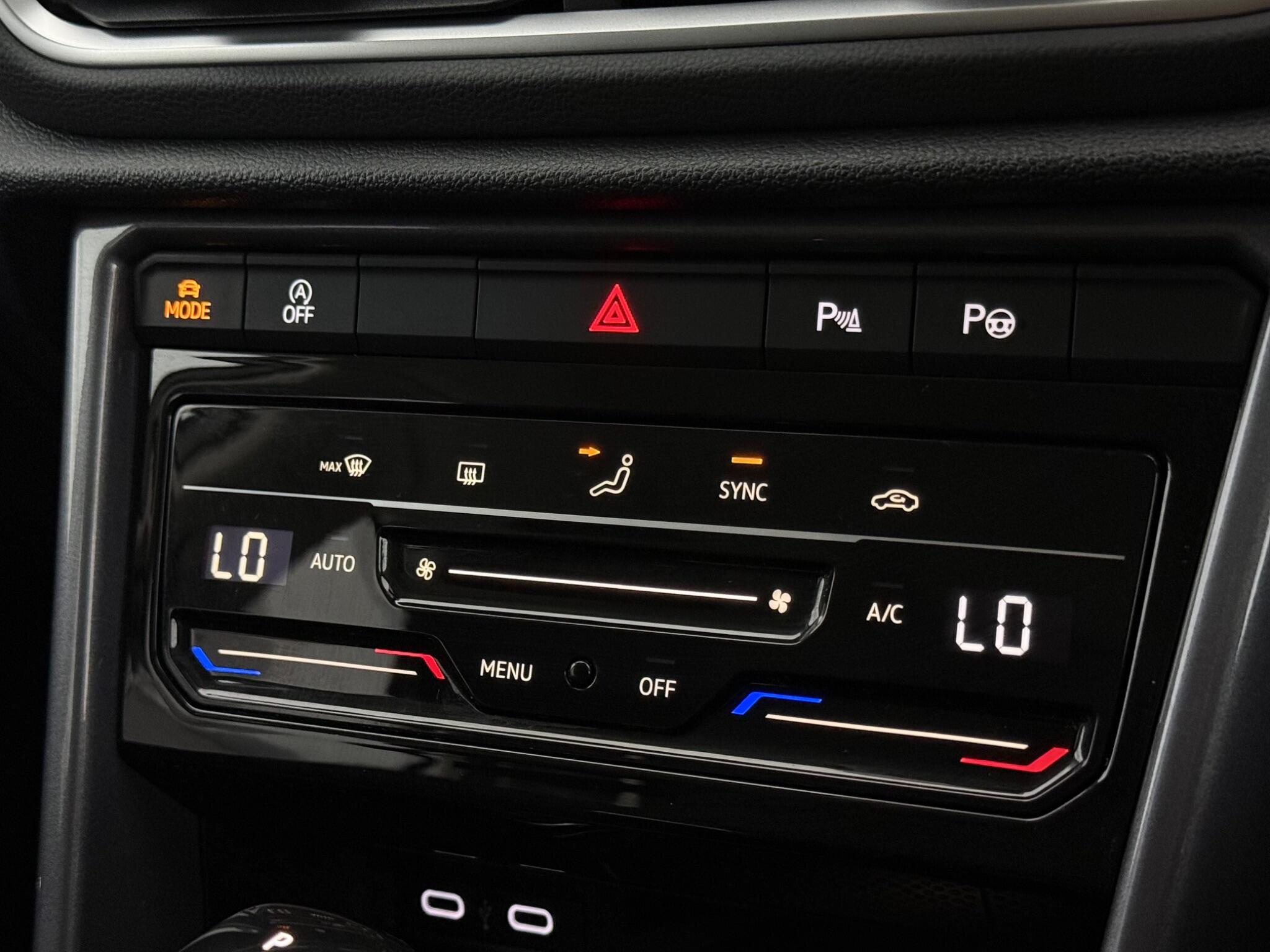 Volkswagen T-Roc view 19