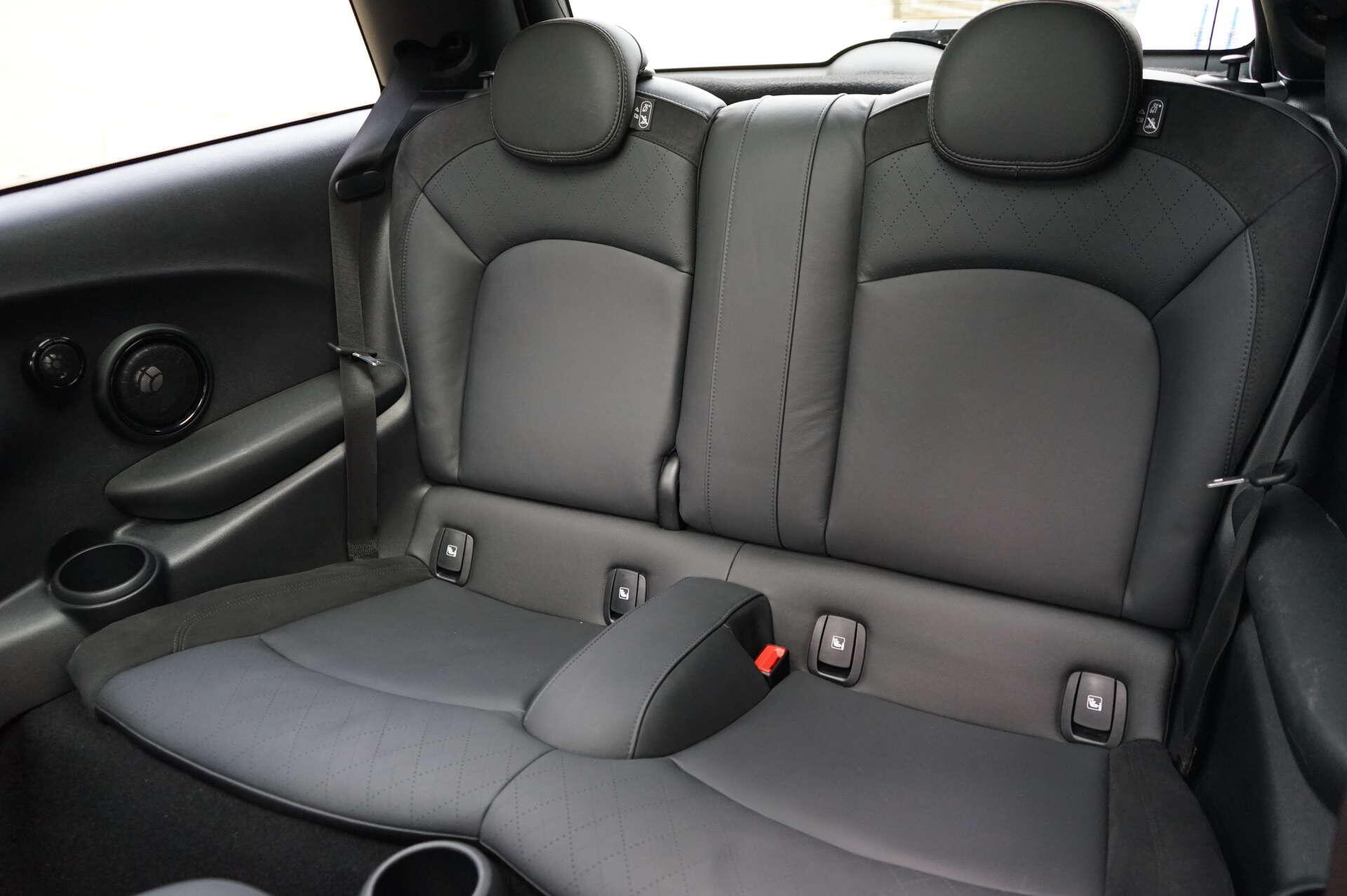 Mini Hatch view 11