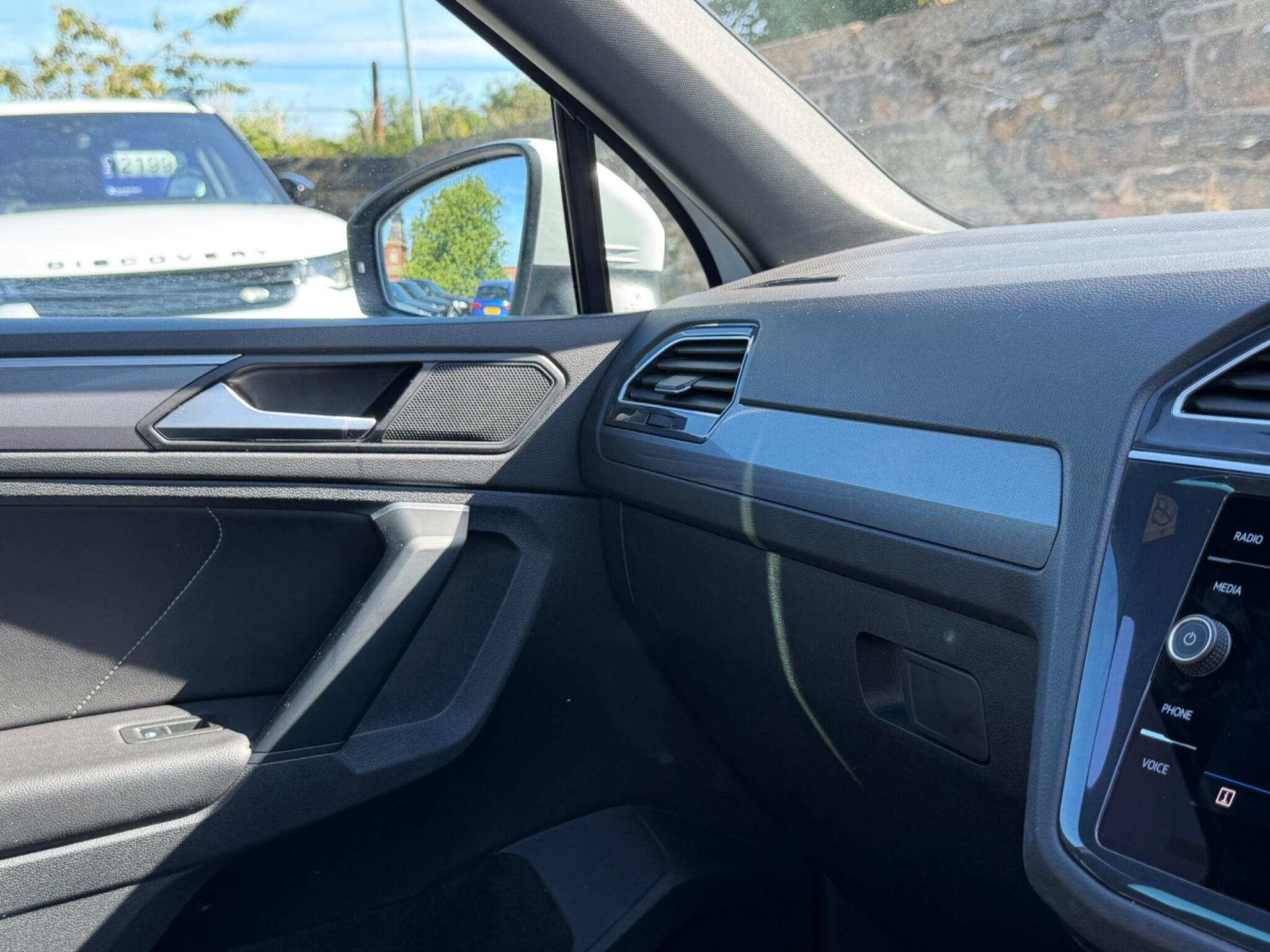 Volkswagen Tiguan view 54