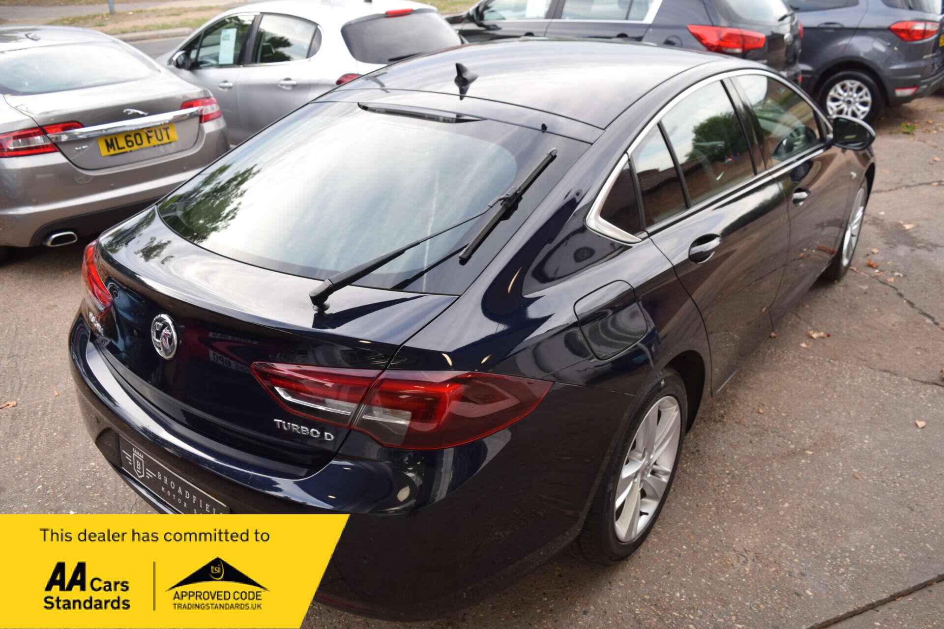 Vauxhall Insignia view 3