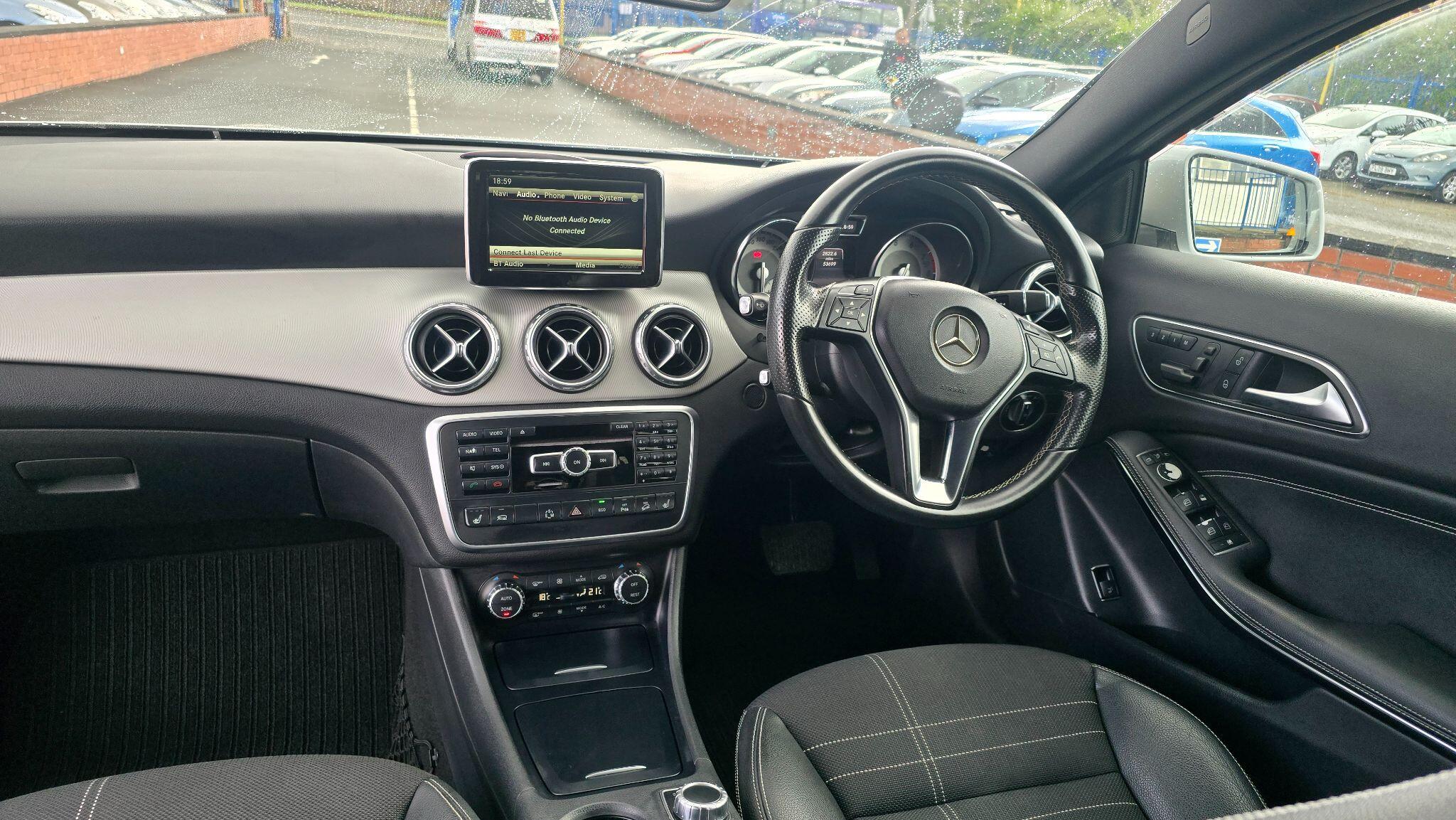 Mercedes-Benz GLA view 4