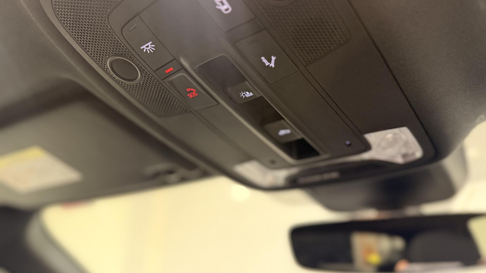 Audi Q3 view 13