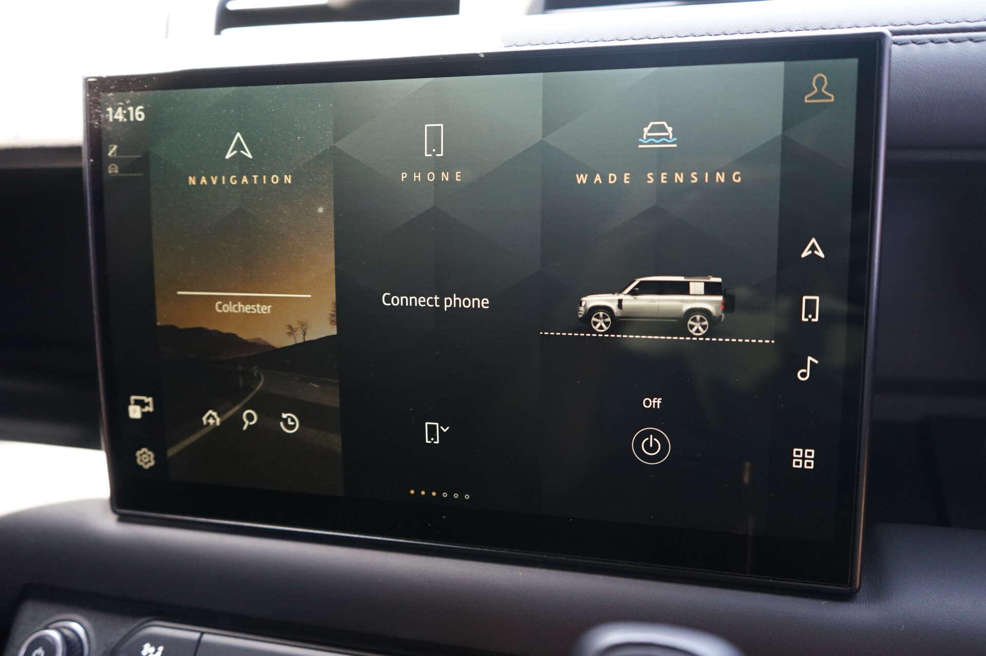 Land Rover Defender view 33