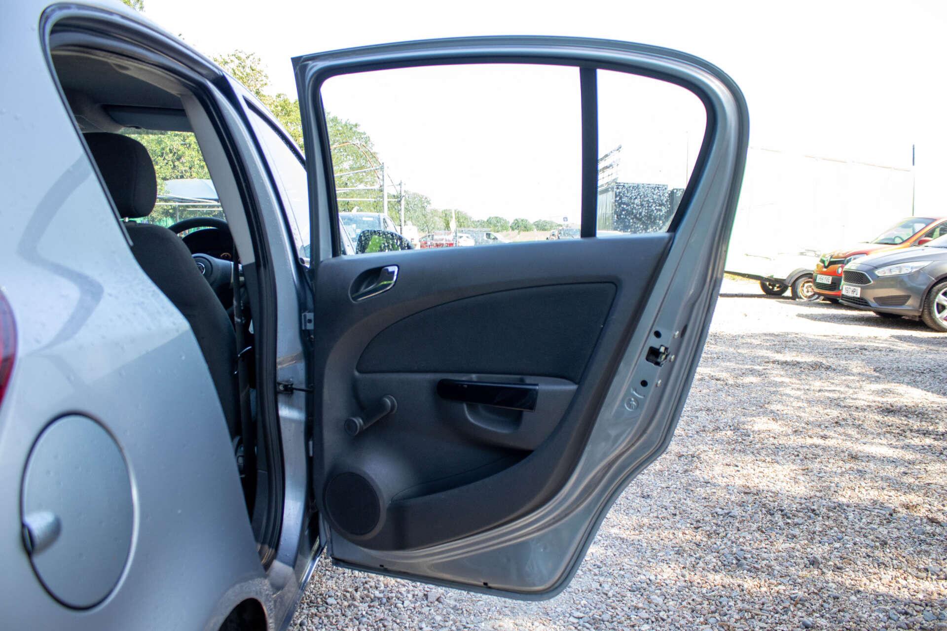 Vauxhall Corsa view 31