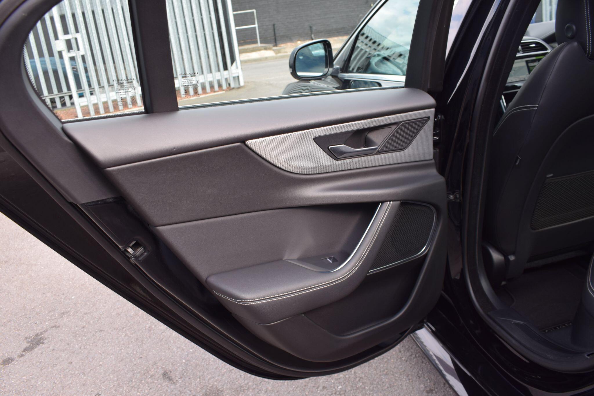 Jaguar Xe view 16
