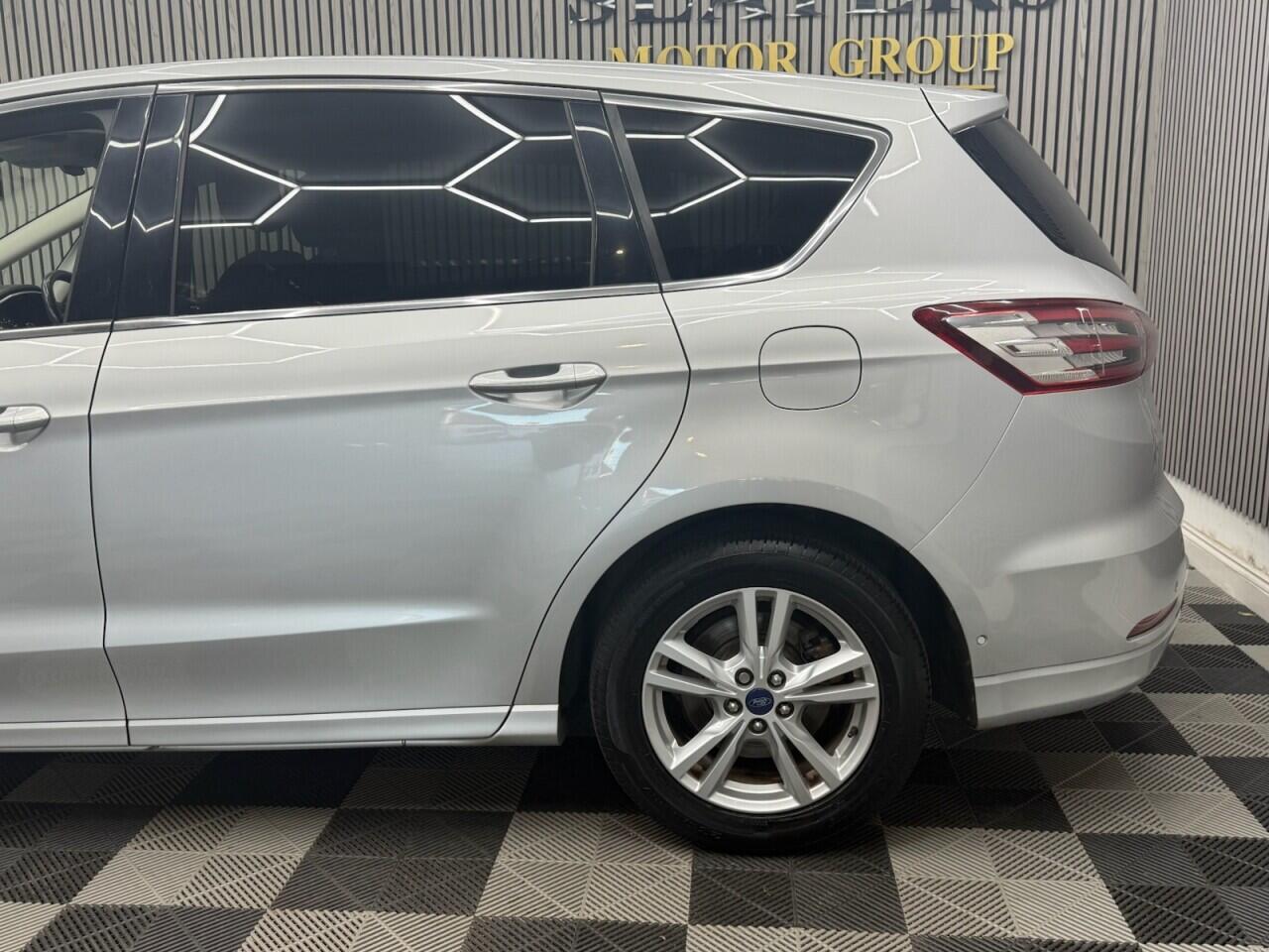 Ford S-Max view 34