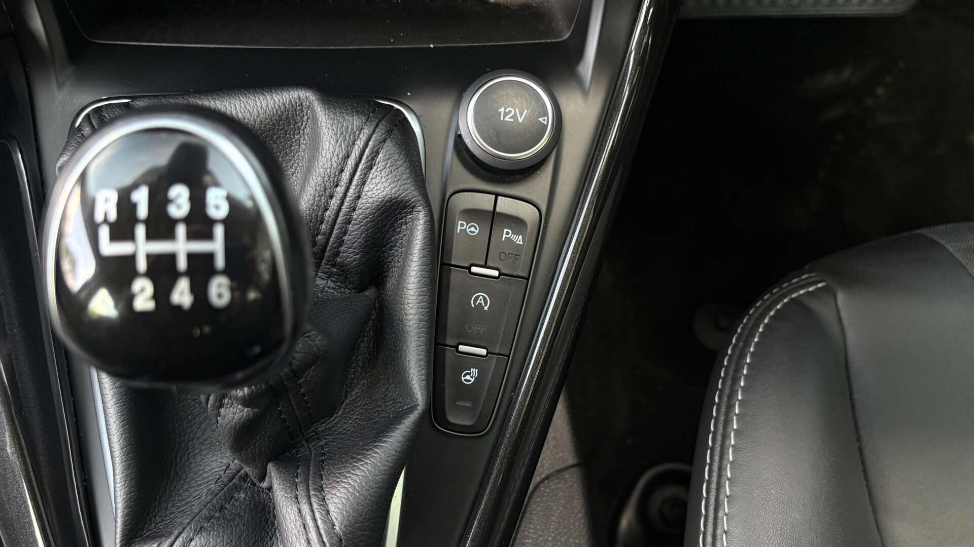 Ford Focus view 32