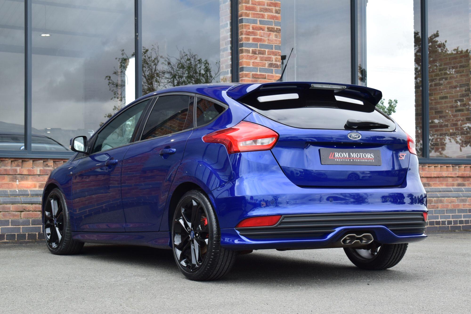 Ford Focus view 39