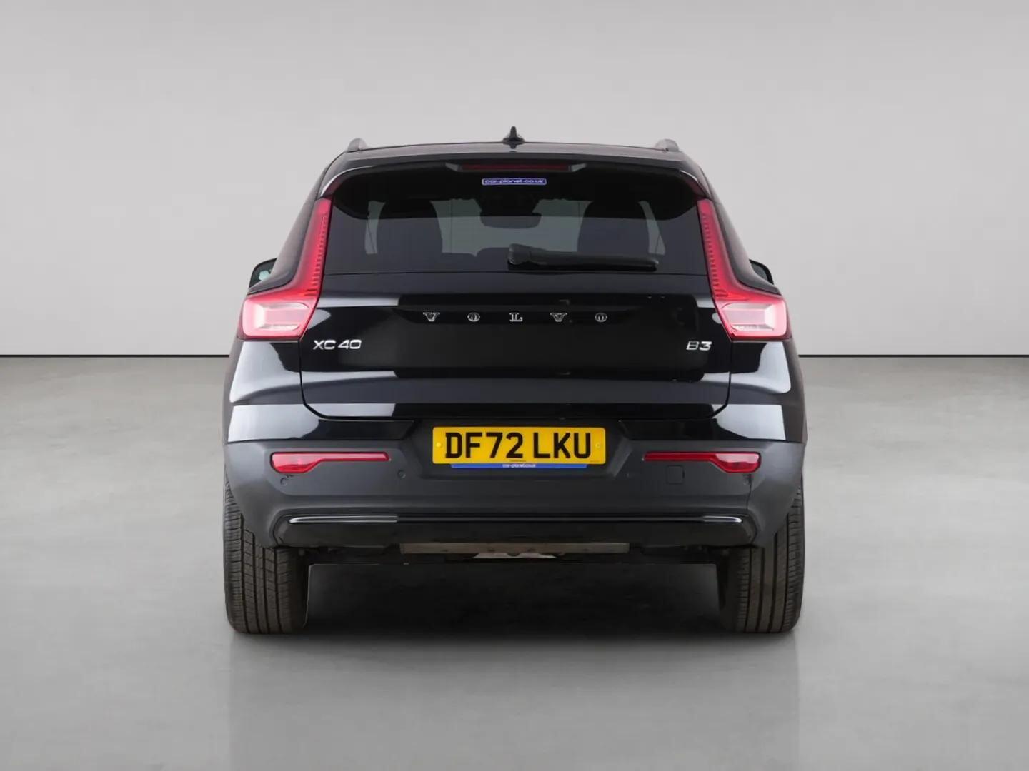 Volvo XC40 view 7