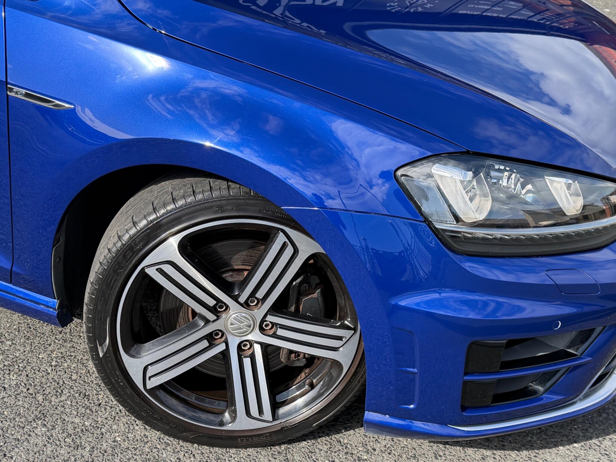 Volkswagen Golf view 2