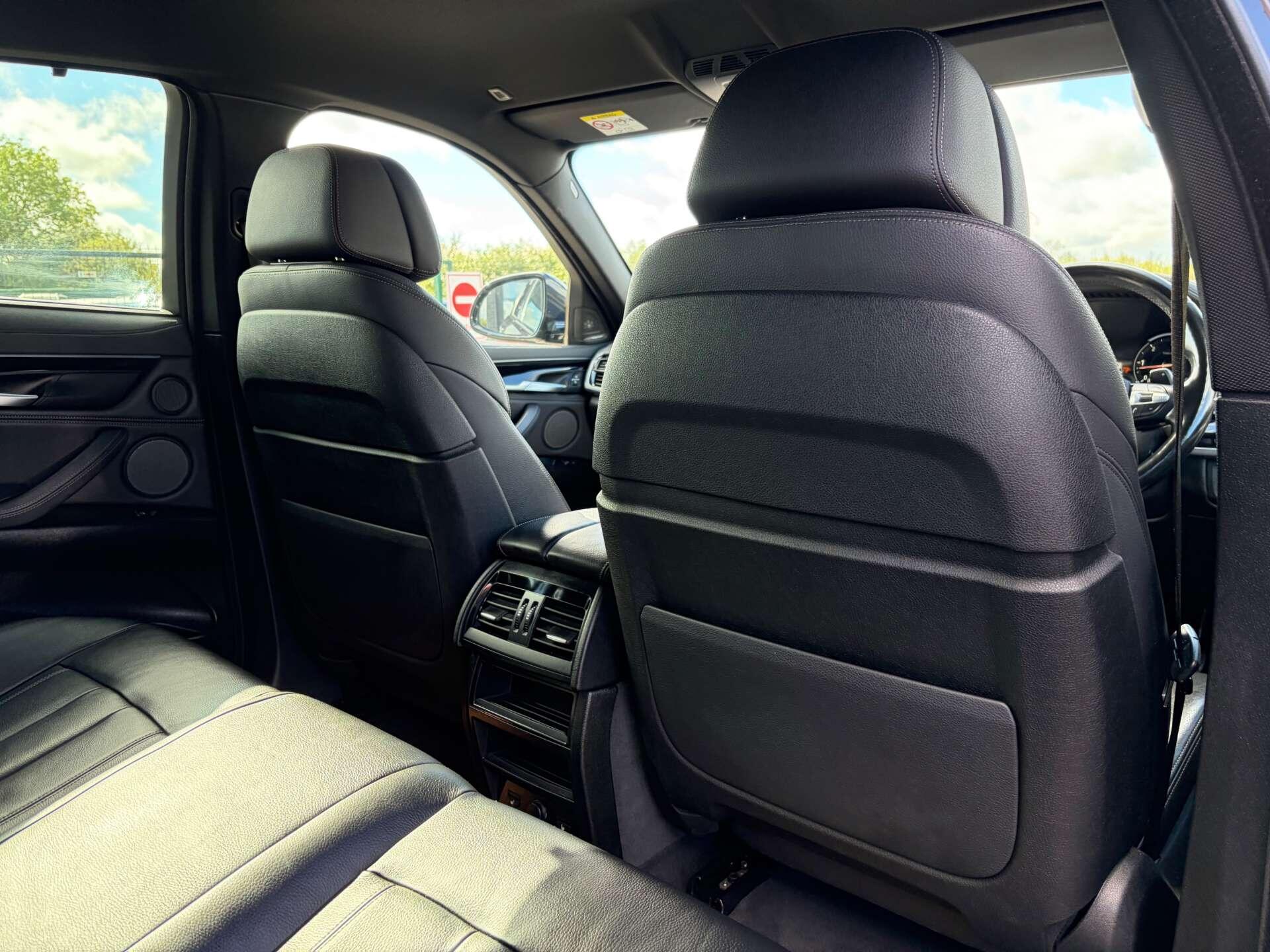 BMW X6 view 30