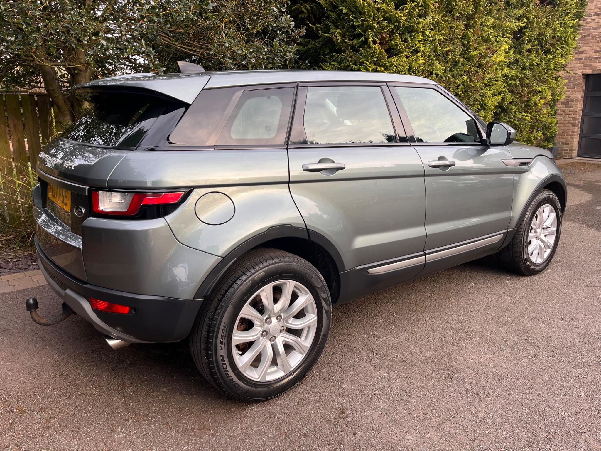 Land Rover Range Rover Evoque view 16