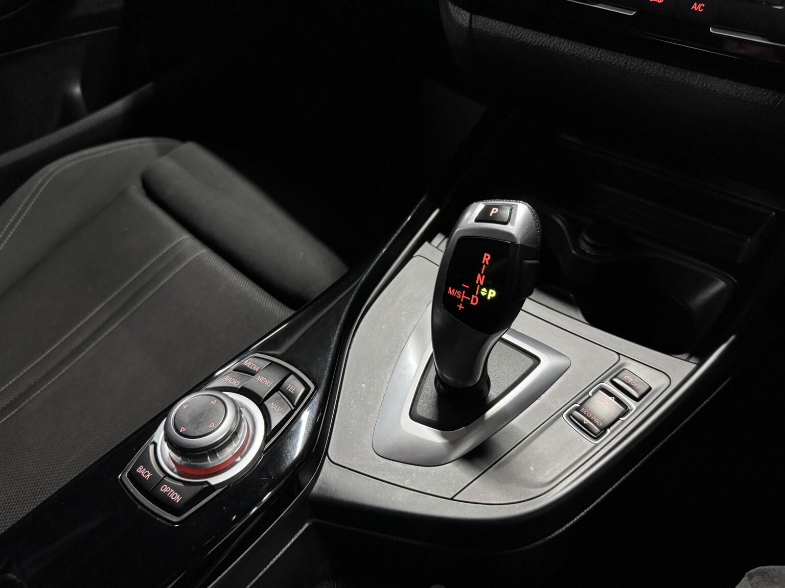 BMW 1 Series view 16