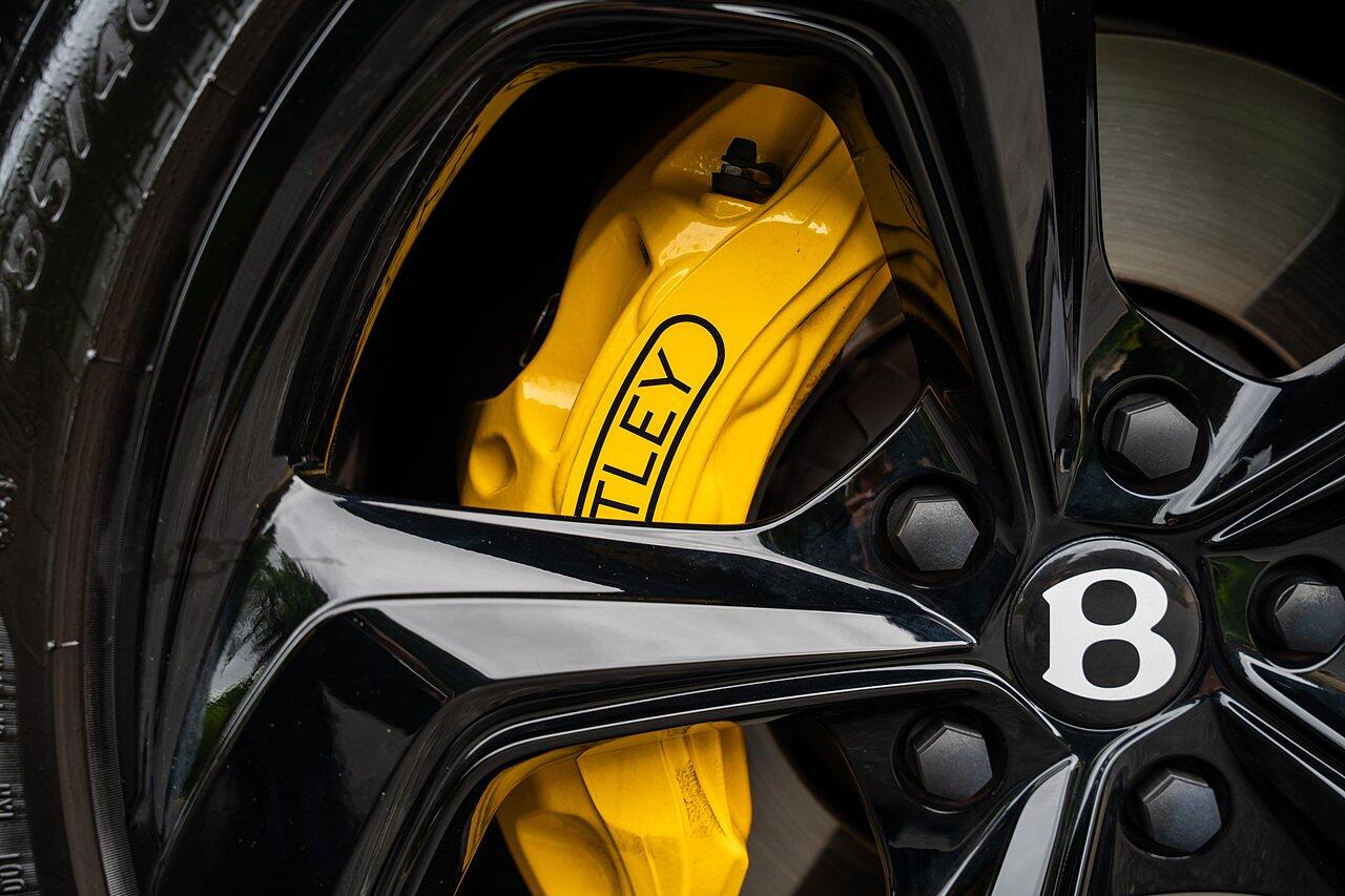 Bentley Bentayga view 5