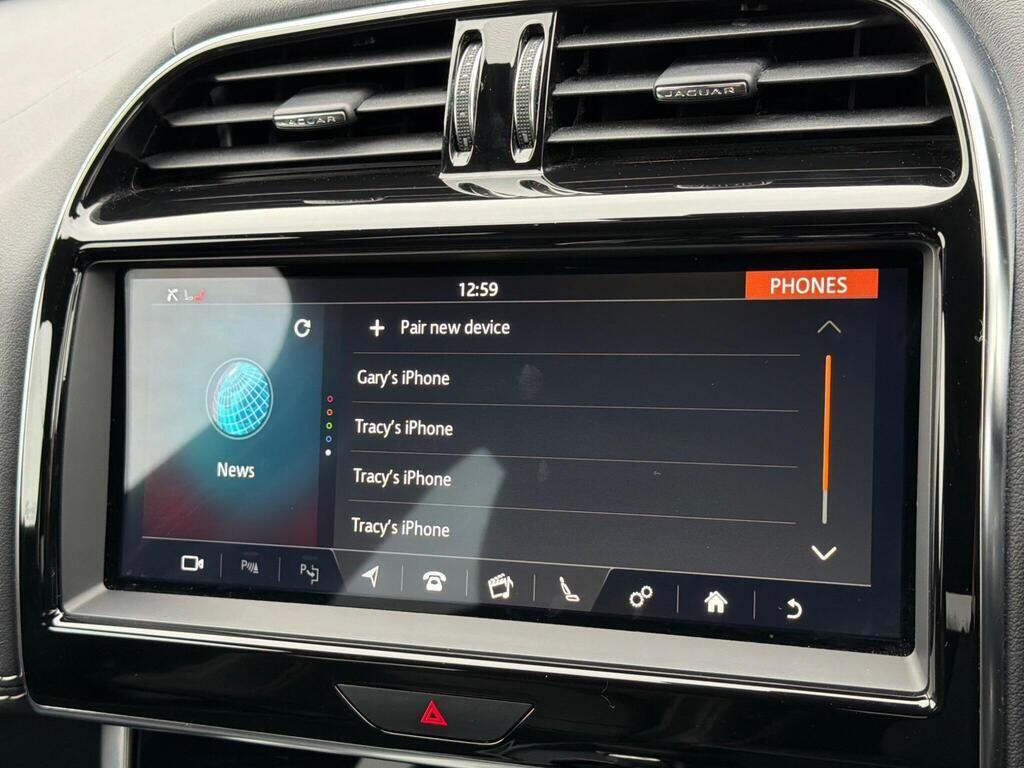 Jaguar XE view 37
