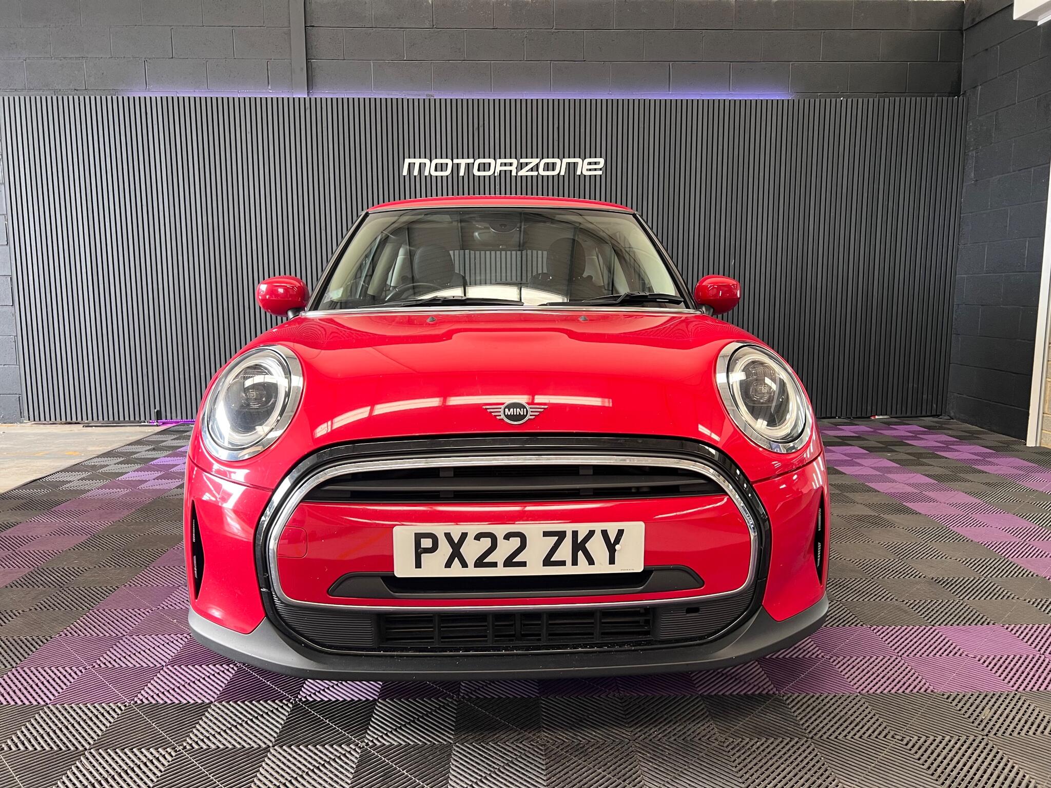 Mini Hatch view 4