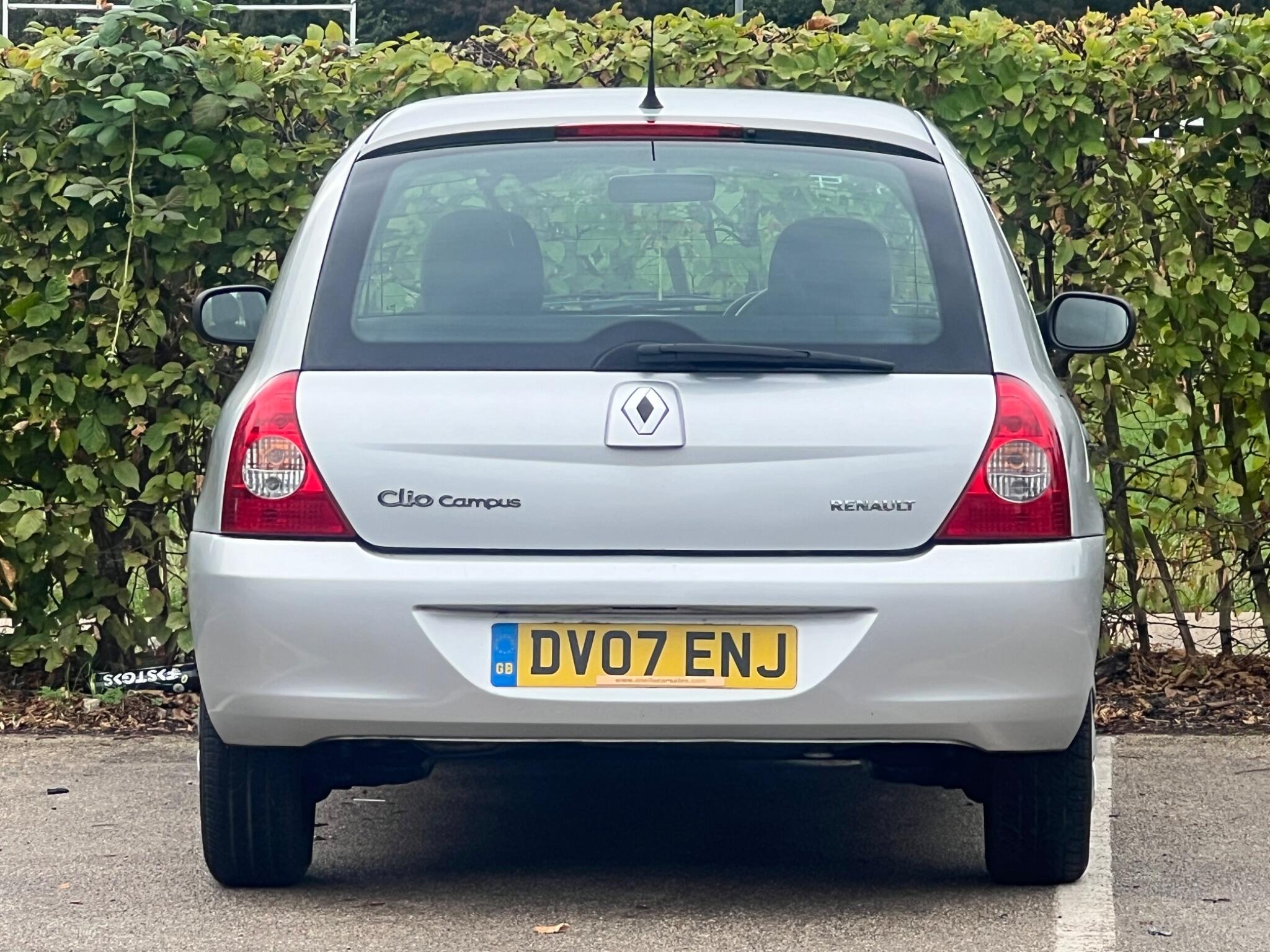 Renault Clio view 10