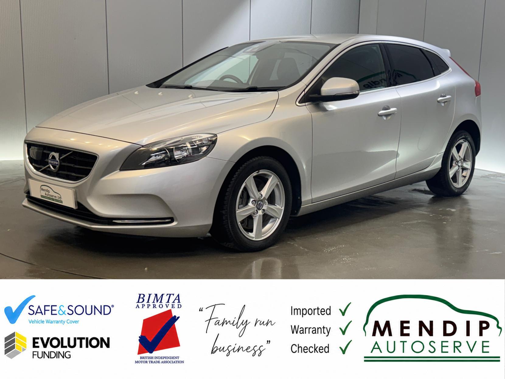 Volvo V40 view 2