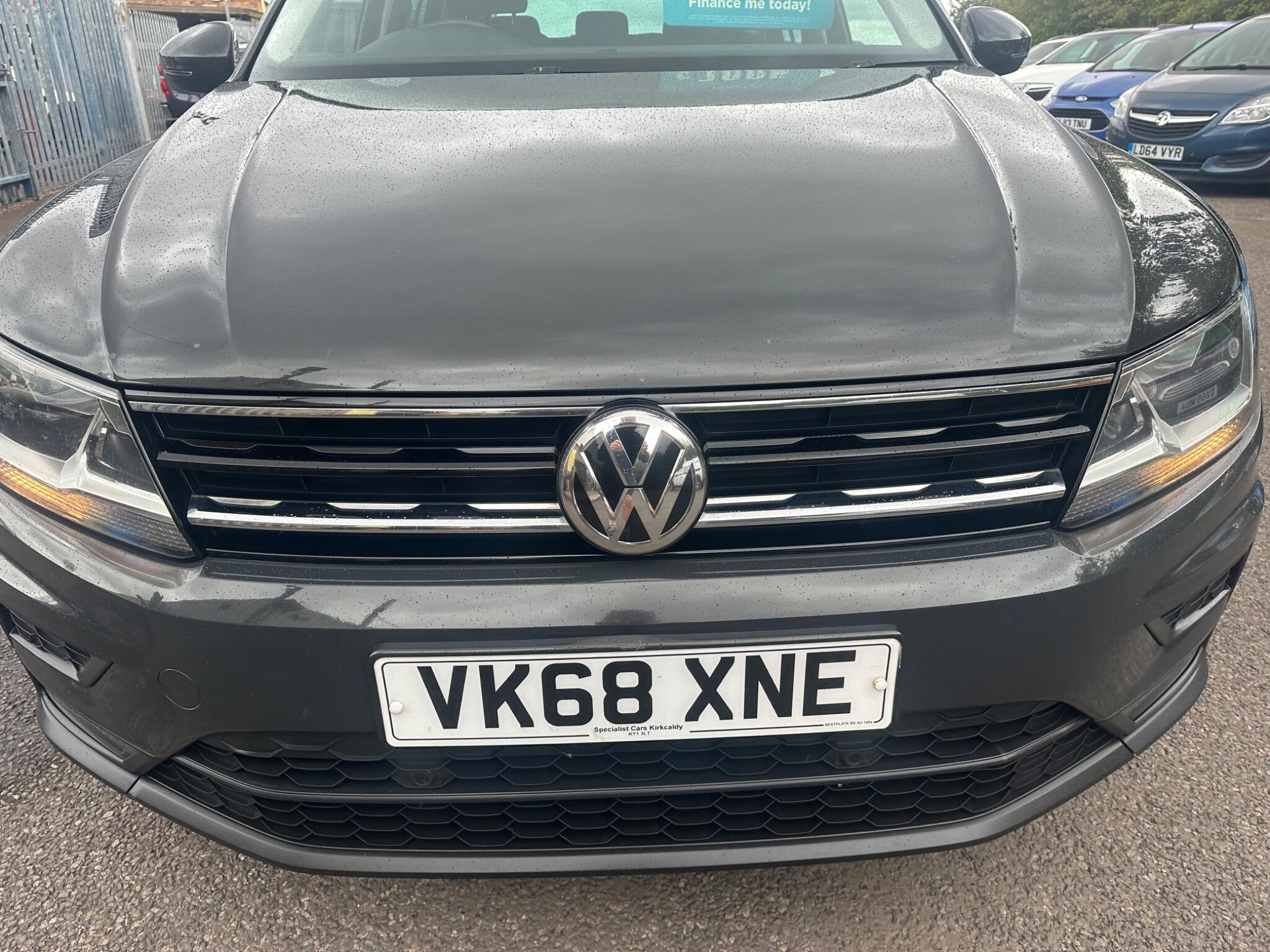 Volkswagen Tiguan view 12