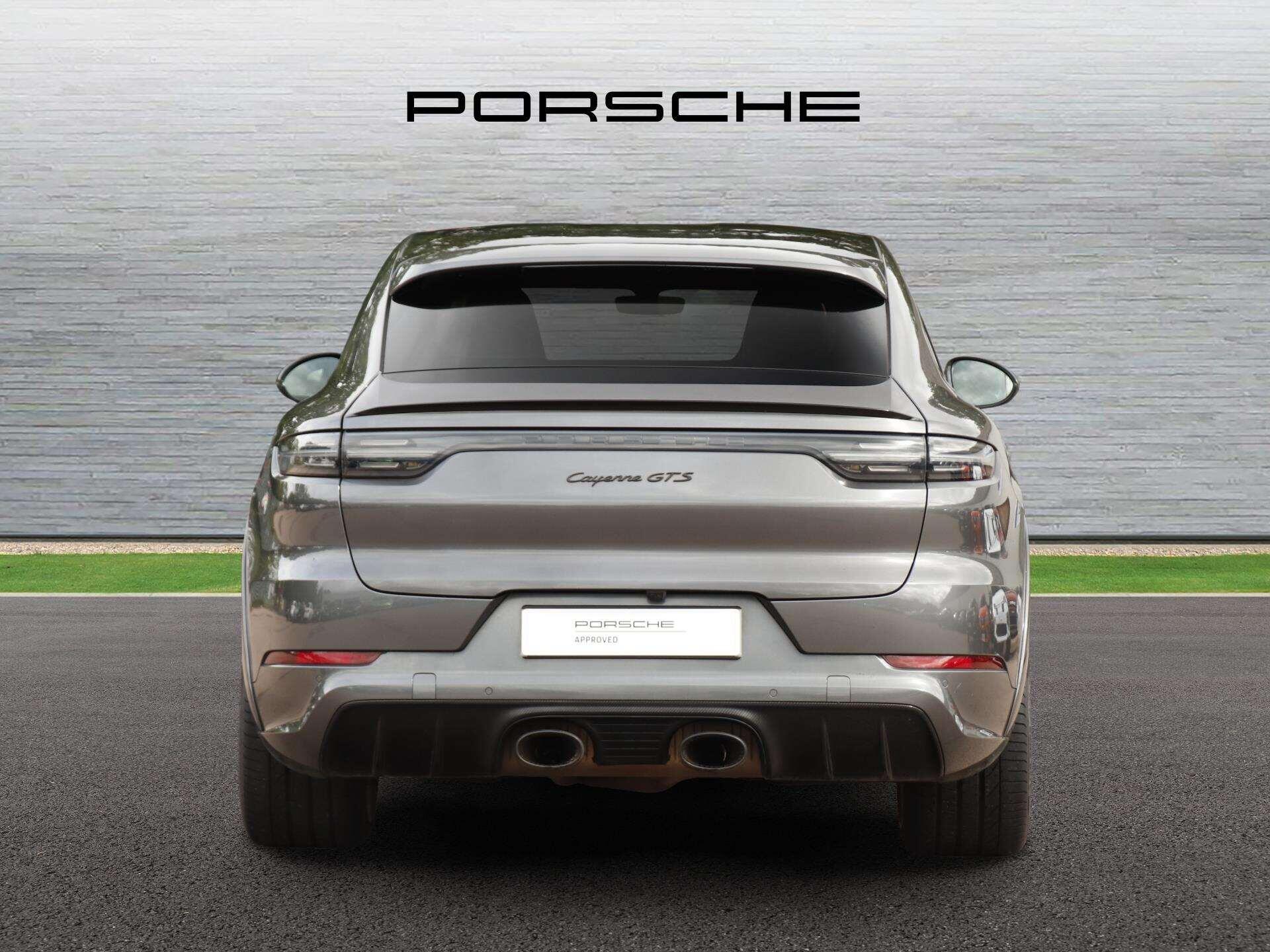 Porsche Cayenne view 4