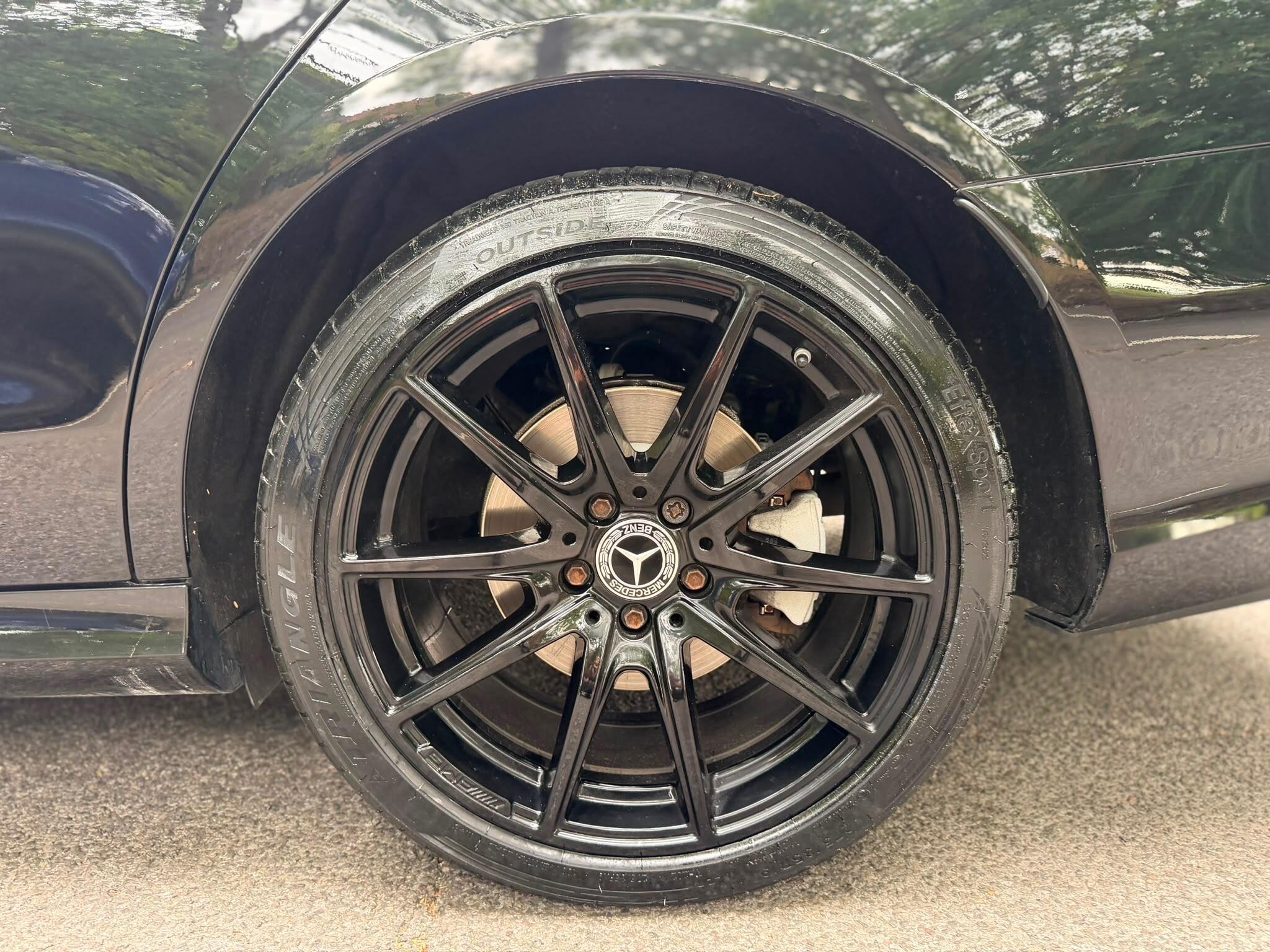 Mercedes-Benz E-Class view 21