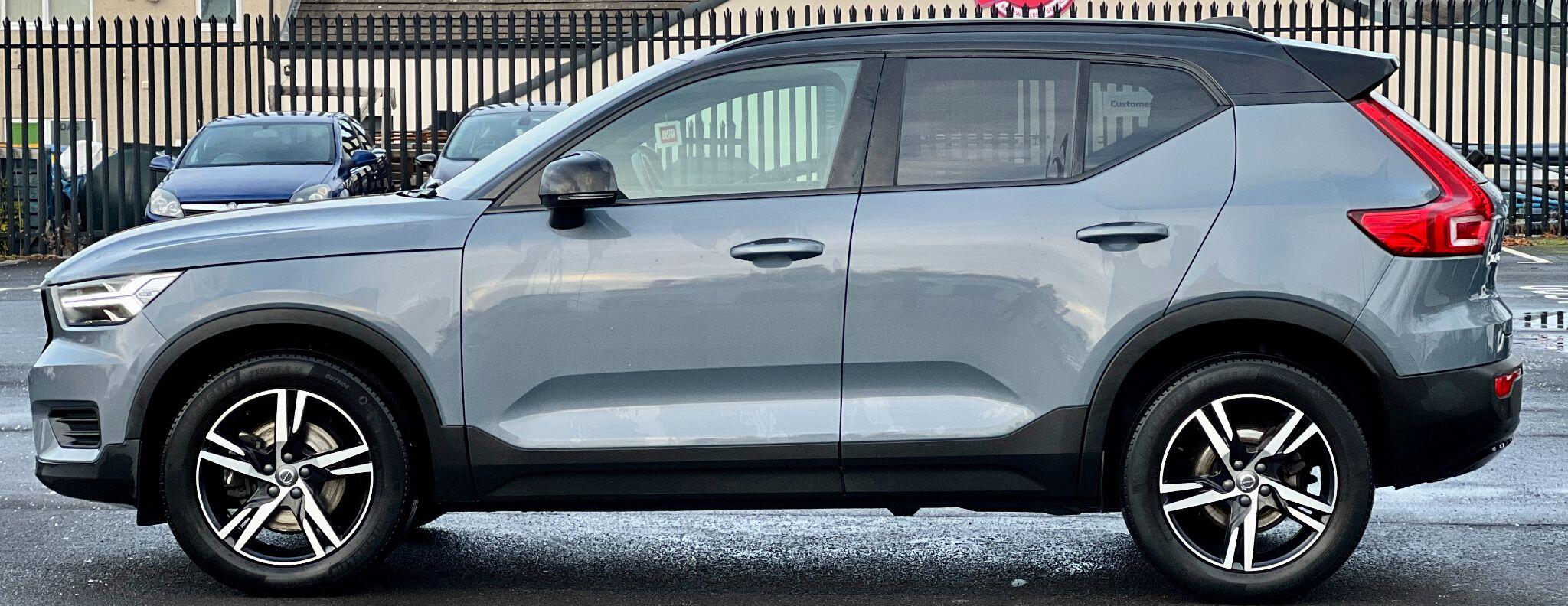 Volvo XC40 view 8