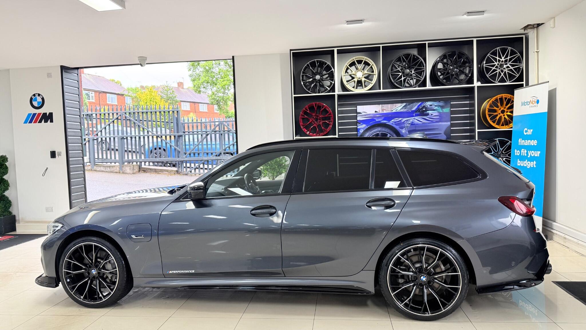 BMW 3 Series view 37