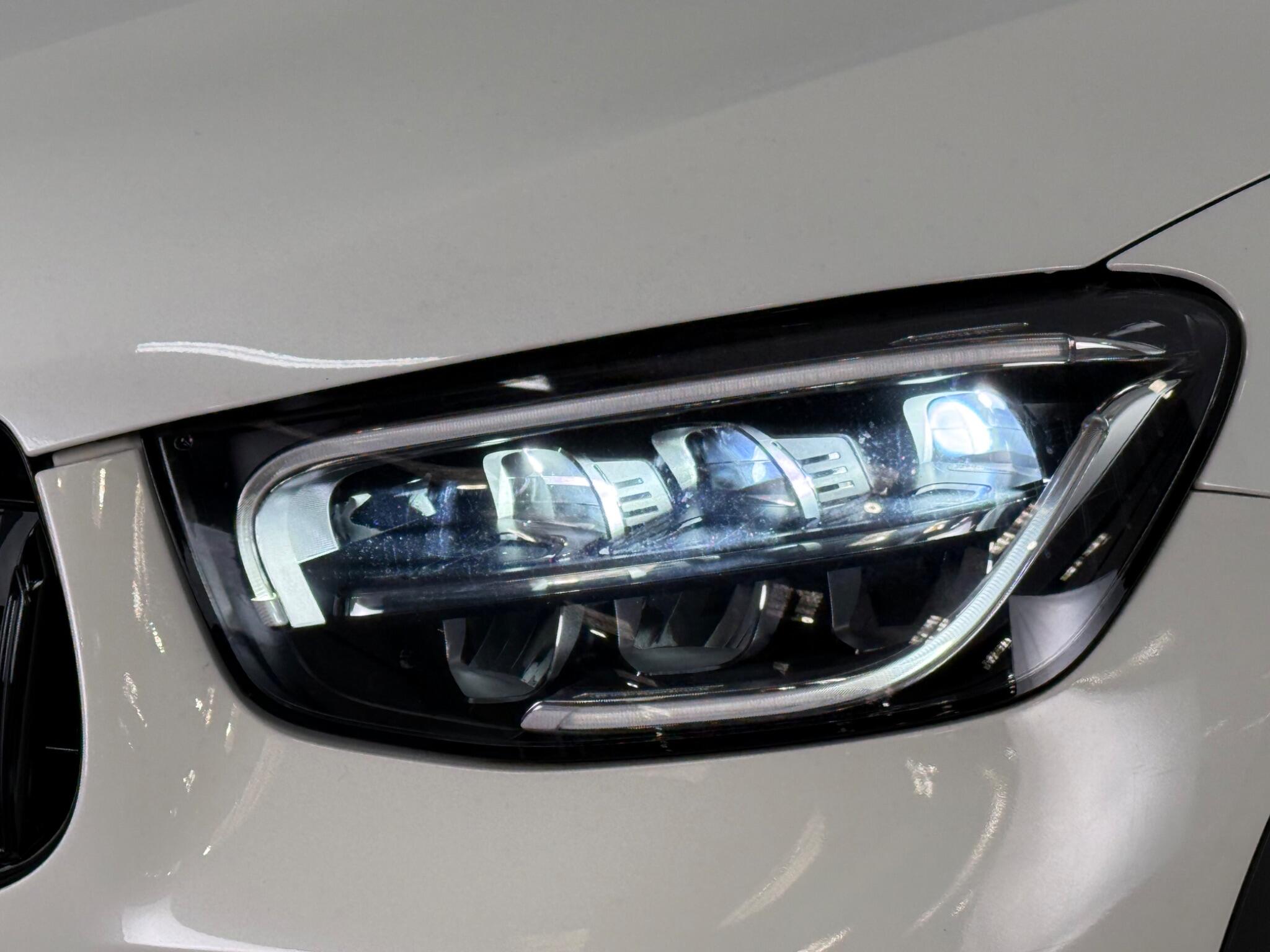 Mercedes-Benz GLC view 10