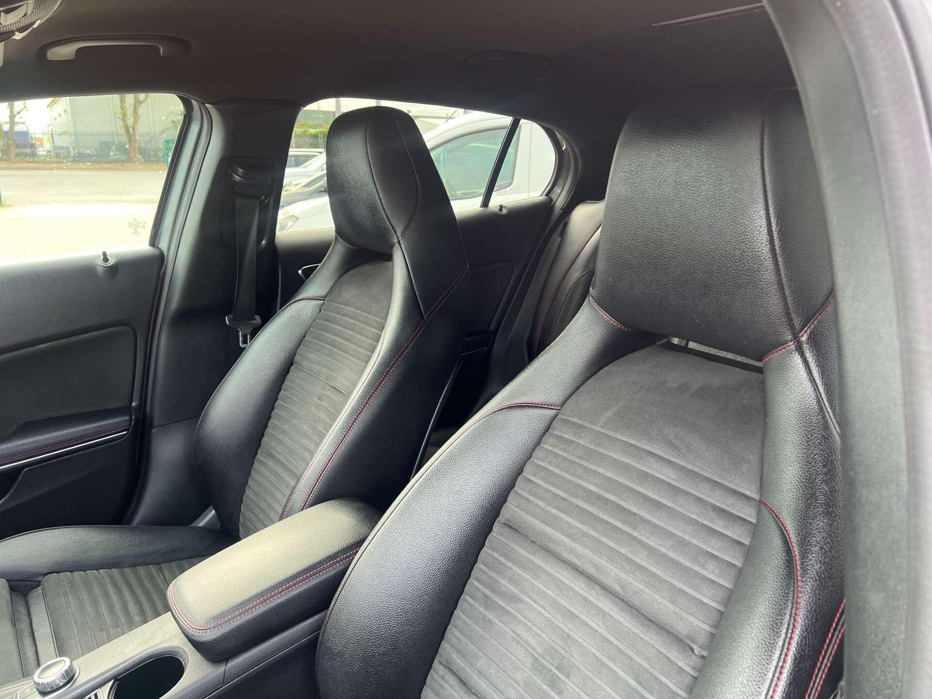 Mercedes-Benz GLA view 37