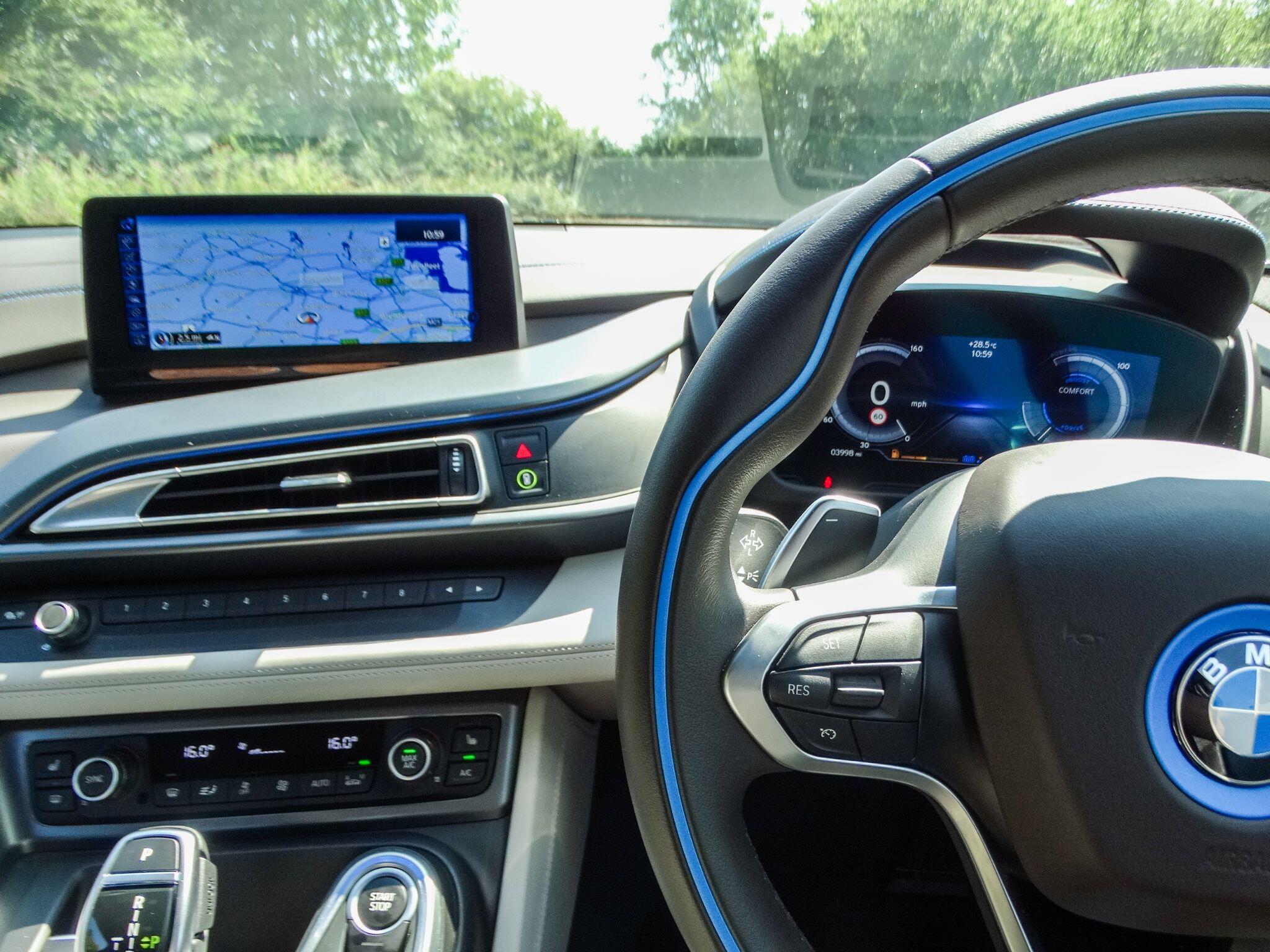 BMW I8 view 12