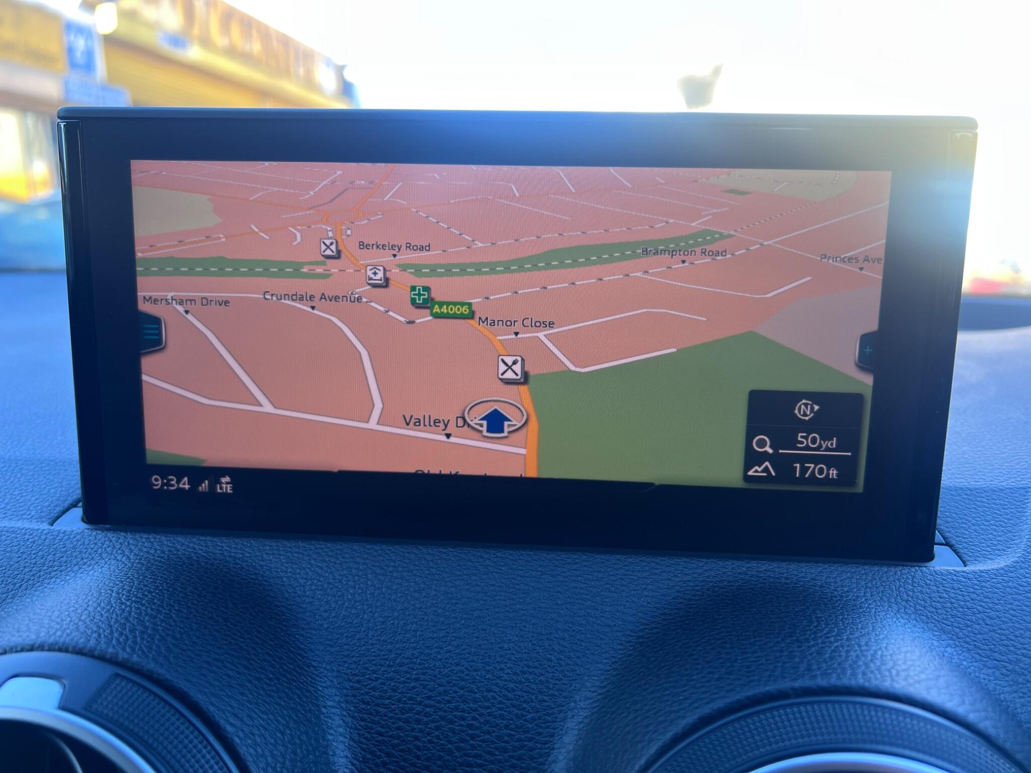 Audi Q2 view 24