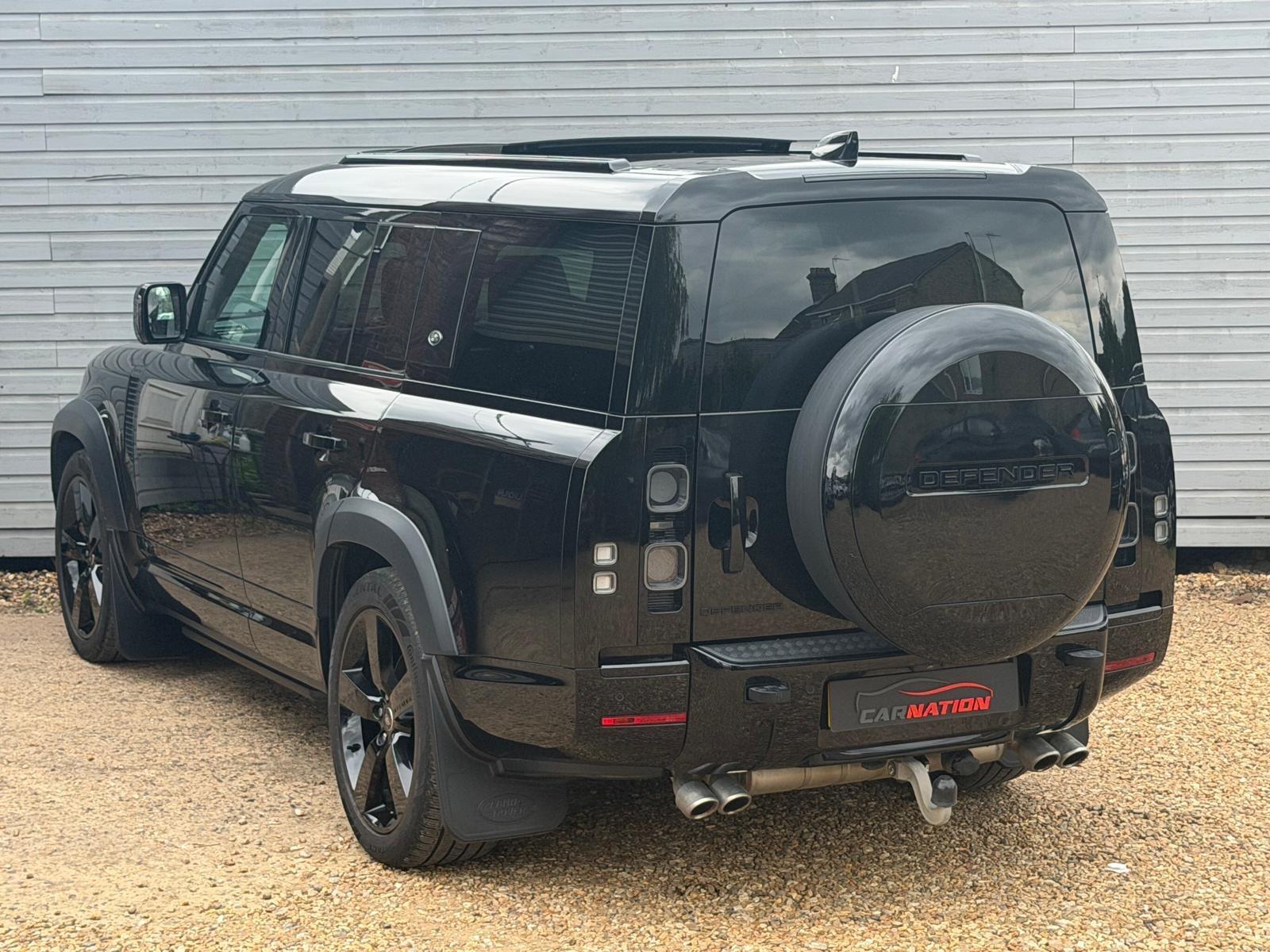 Land Rover Defender 130 view 7