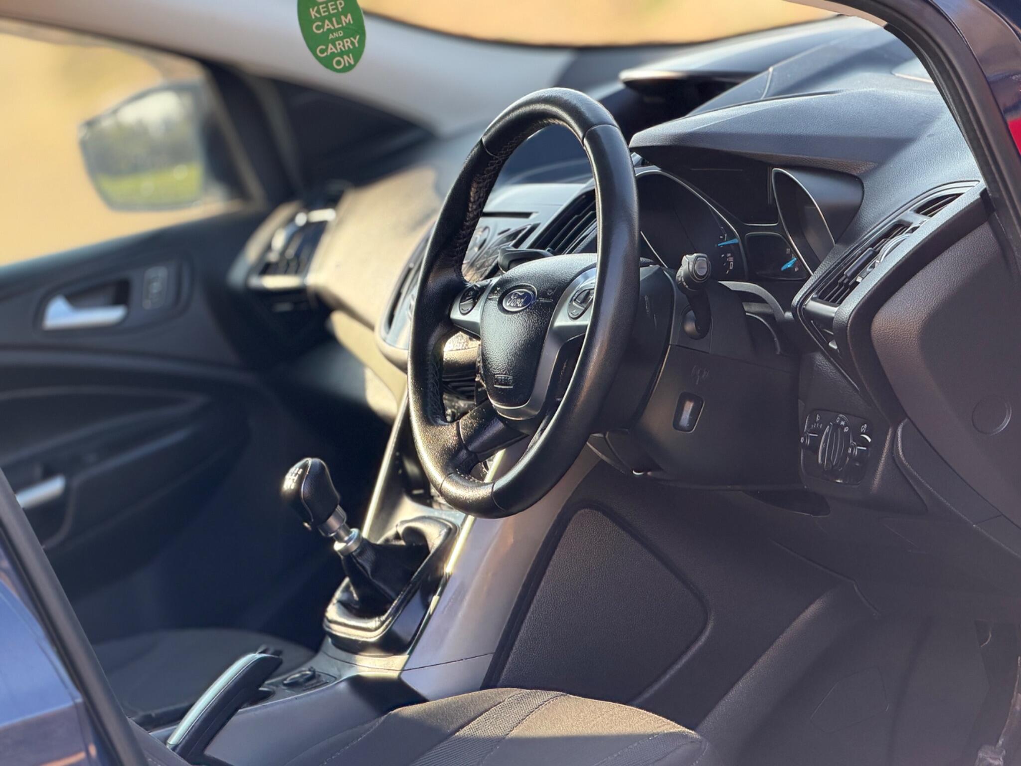 2013 Ford Kuga 2.0 TDCi Zetec 2WD Euro 5 5dr image 26