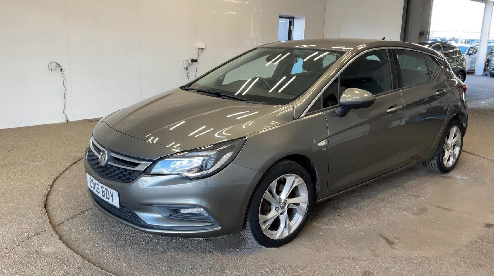 Vauxhall Astra view 3