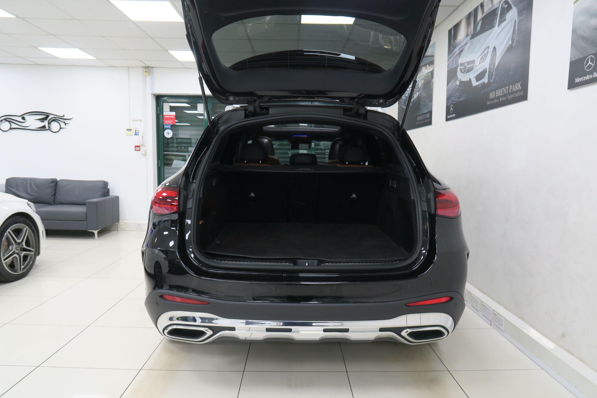 Mercedes-Benz GLC view 23