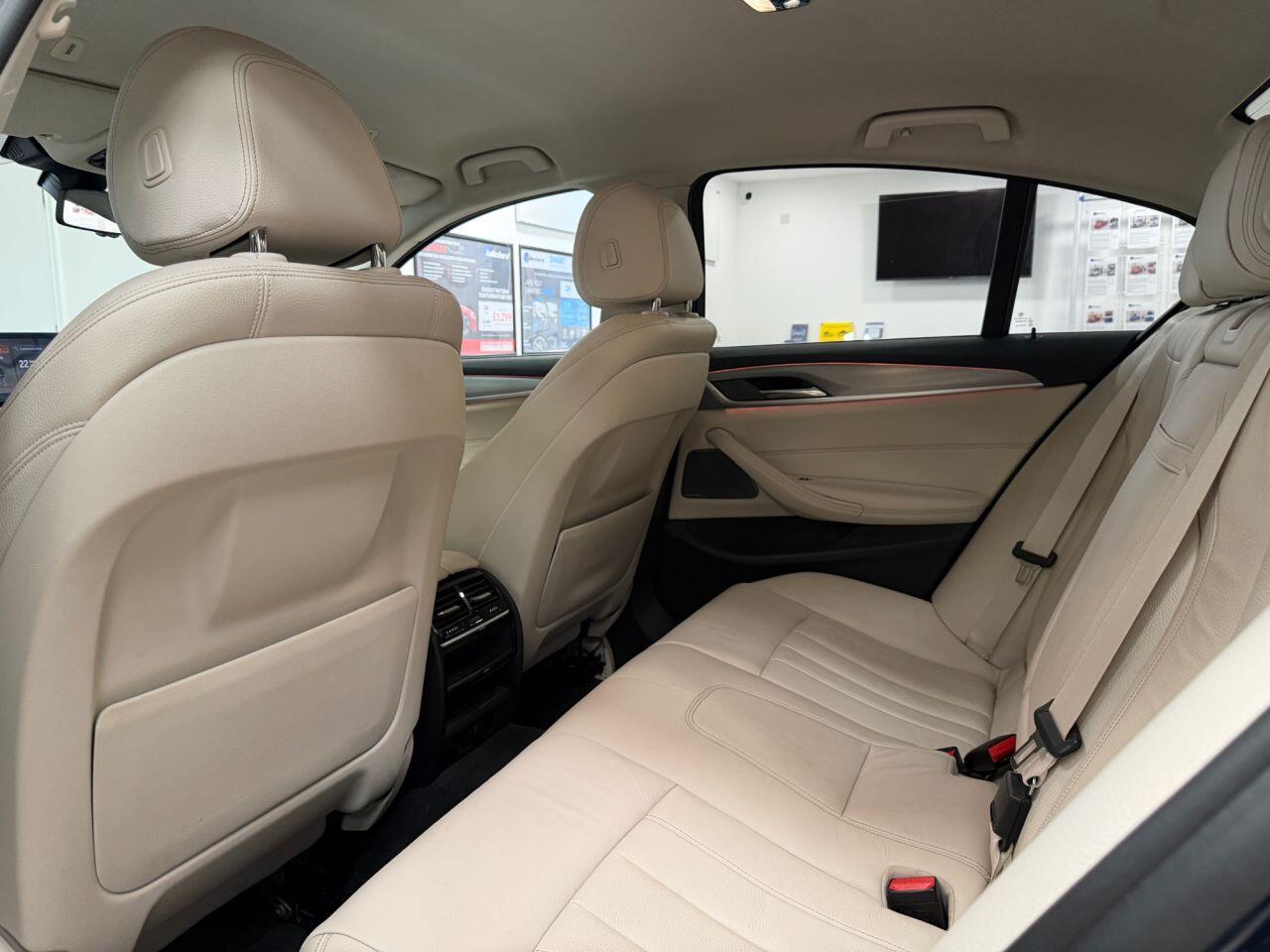 BMW 5 Series view 20