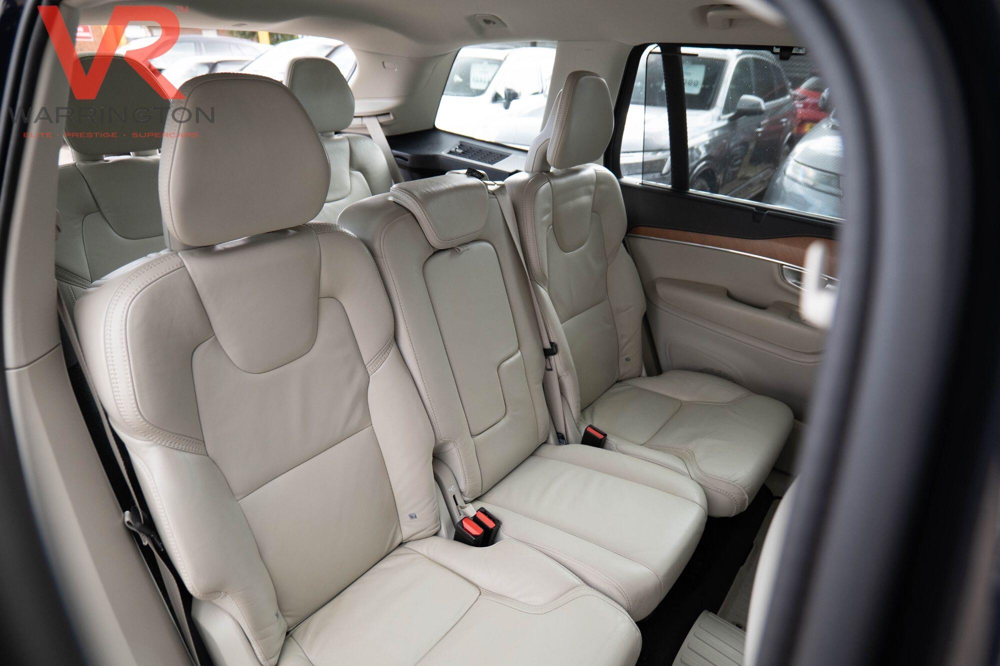 Volvo XC90 view 32