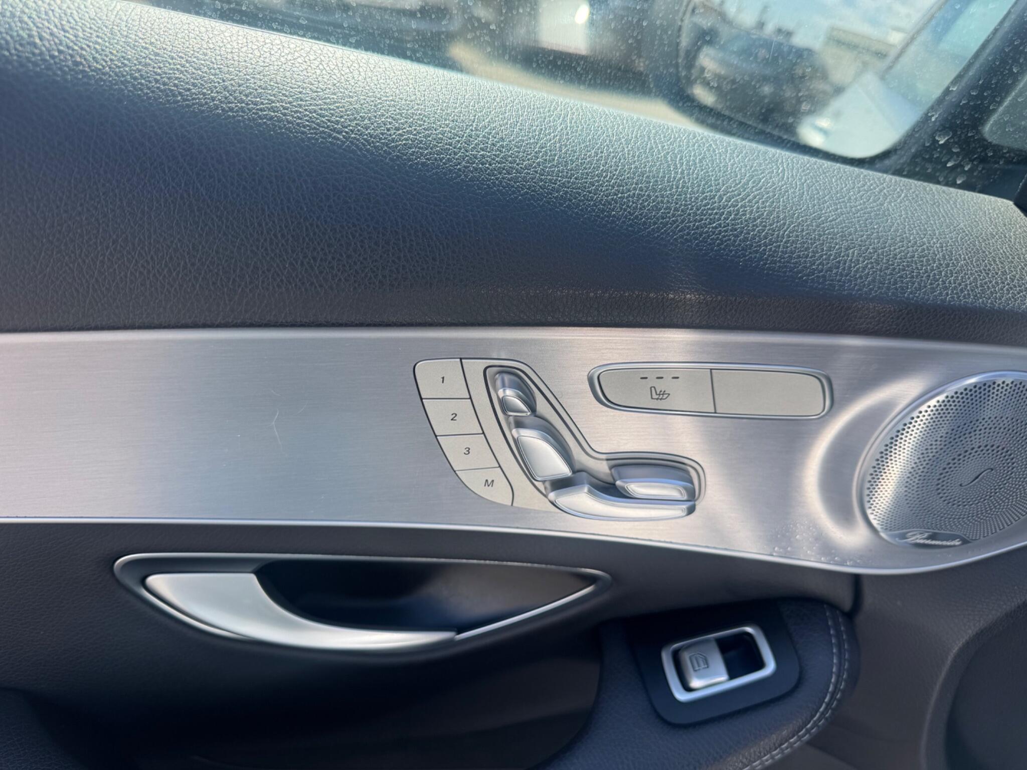 Mercedes-Benz C Class view 19
