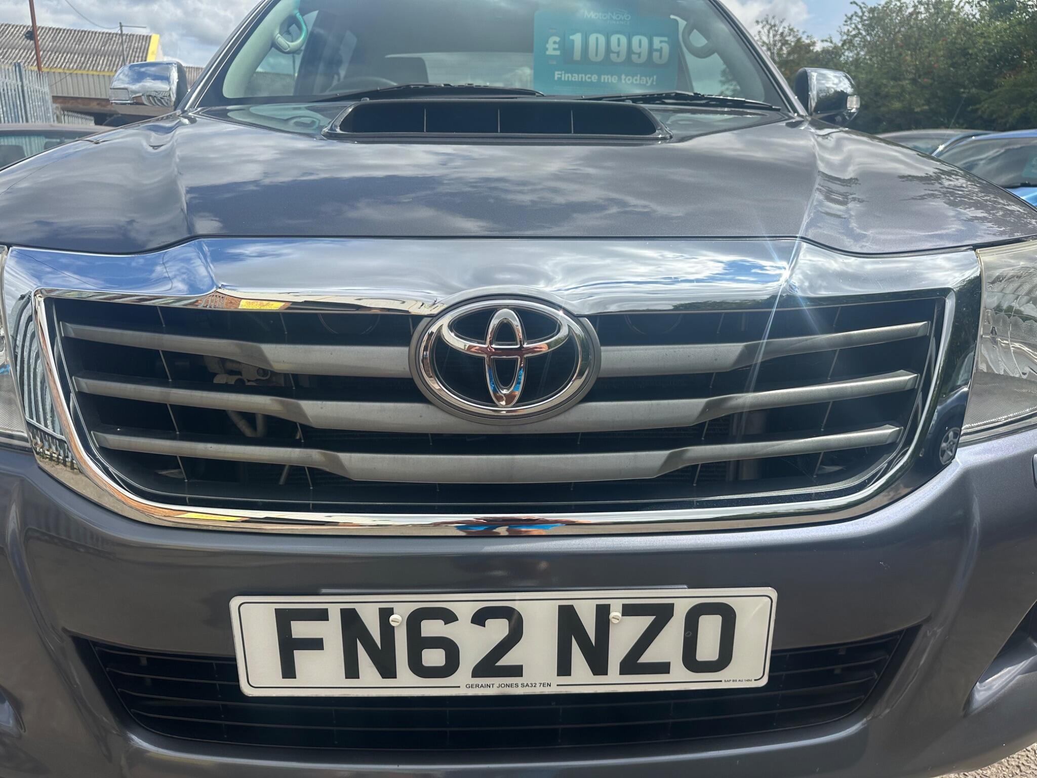 Toyota Hilux view 15