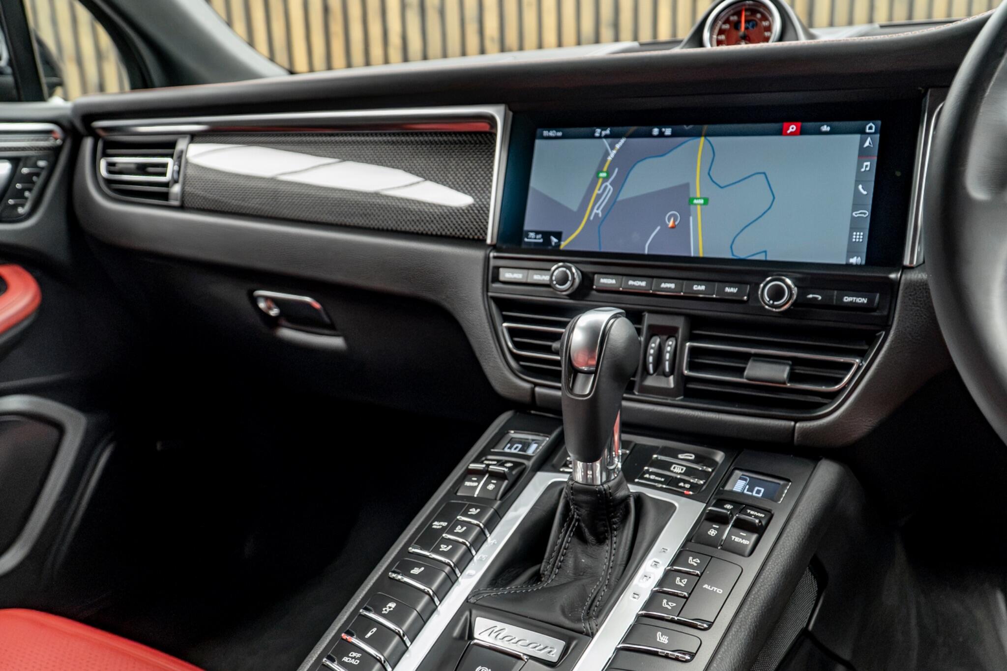 Porsche Macan view 24