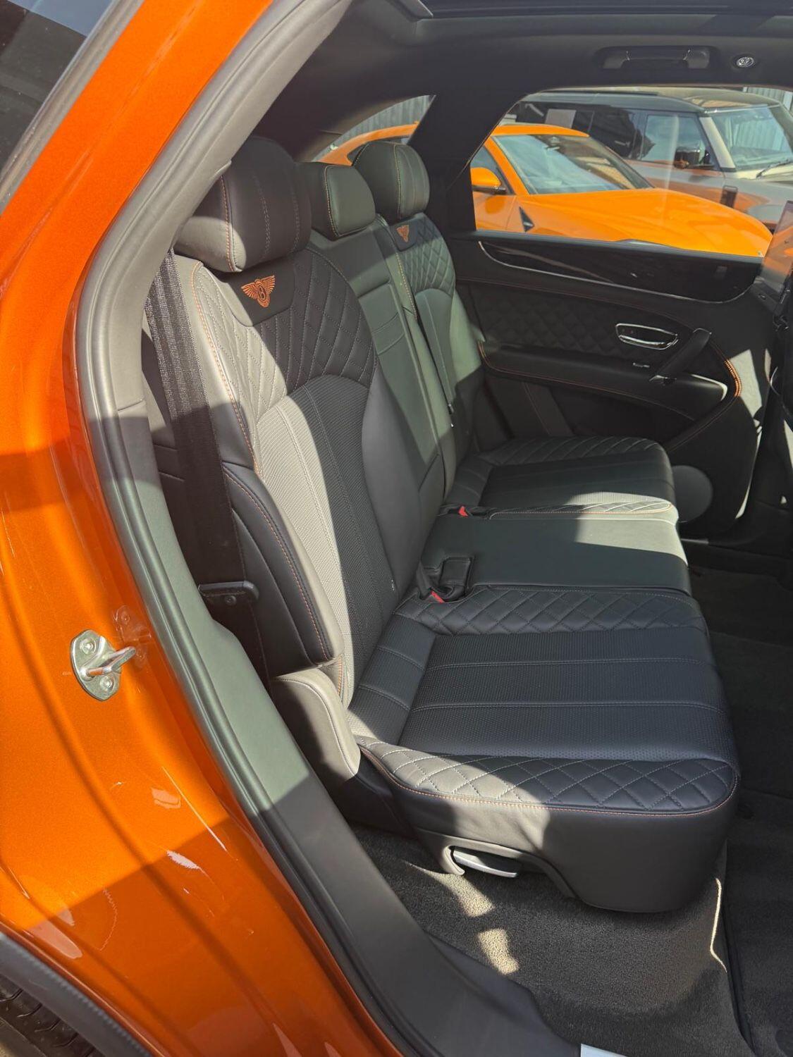 Bentley Bentayga view 17