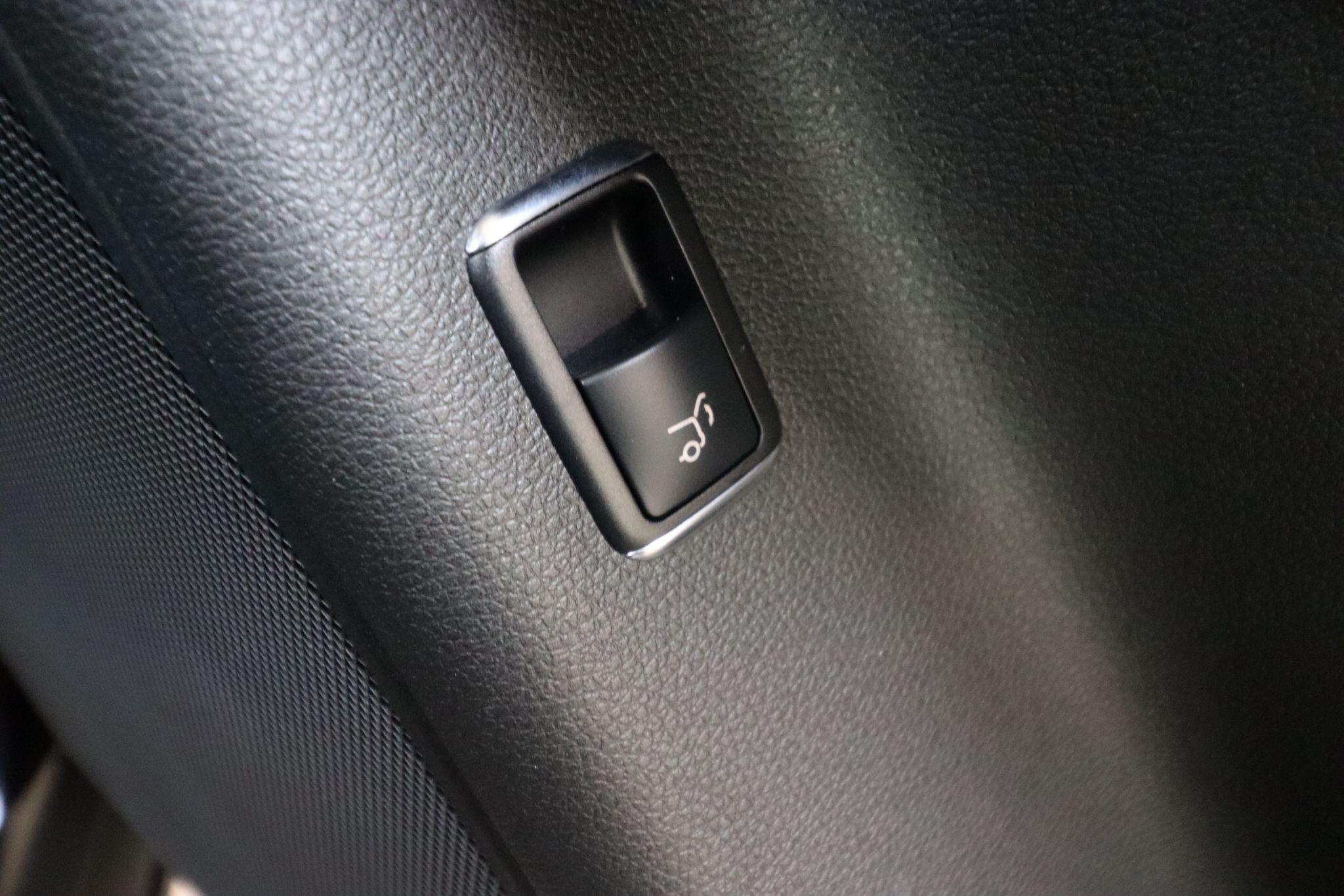 Mercedes-Benz Gle view 20