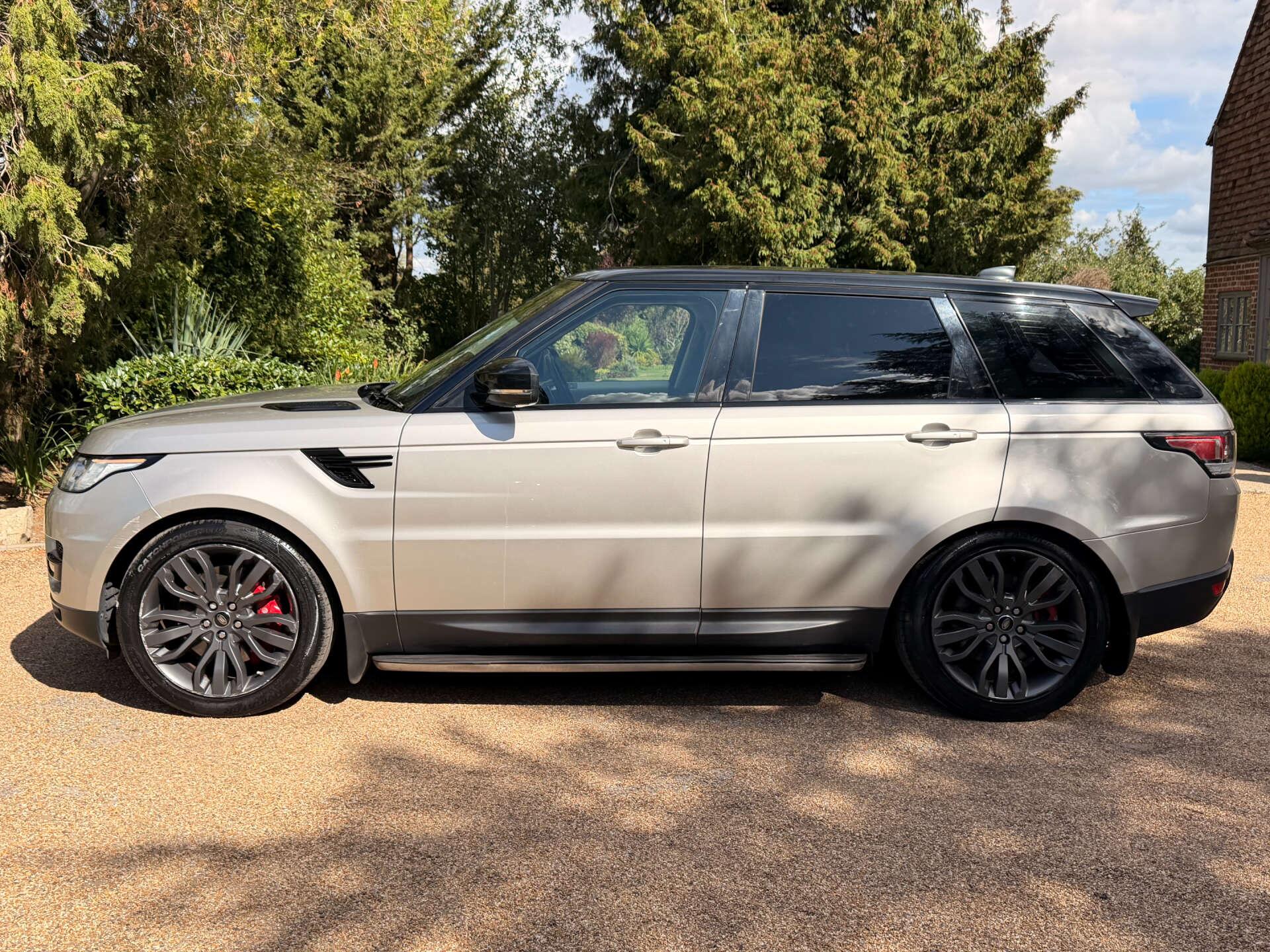 Land Rover Range Rover Sport view 2