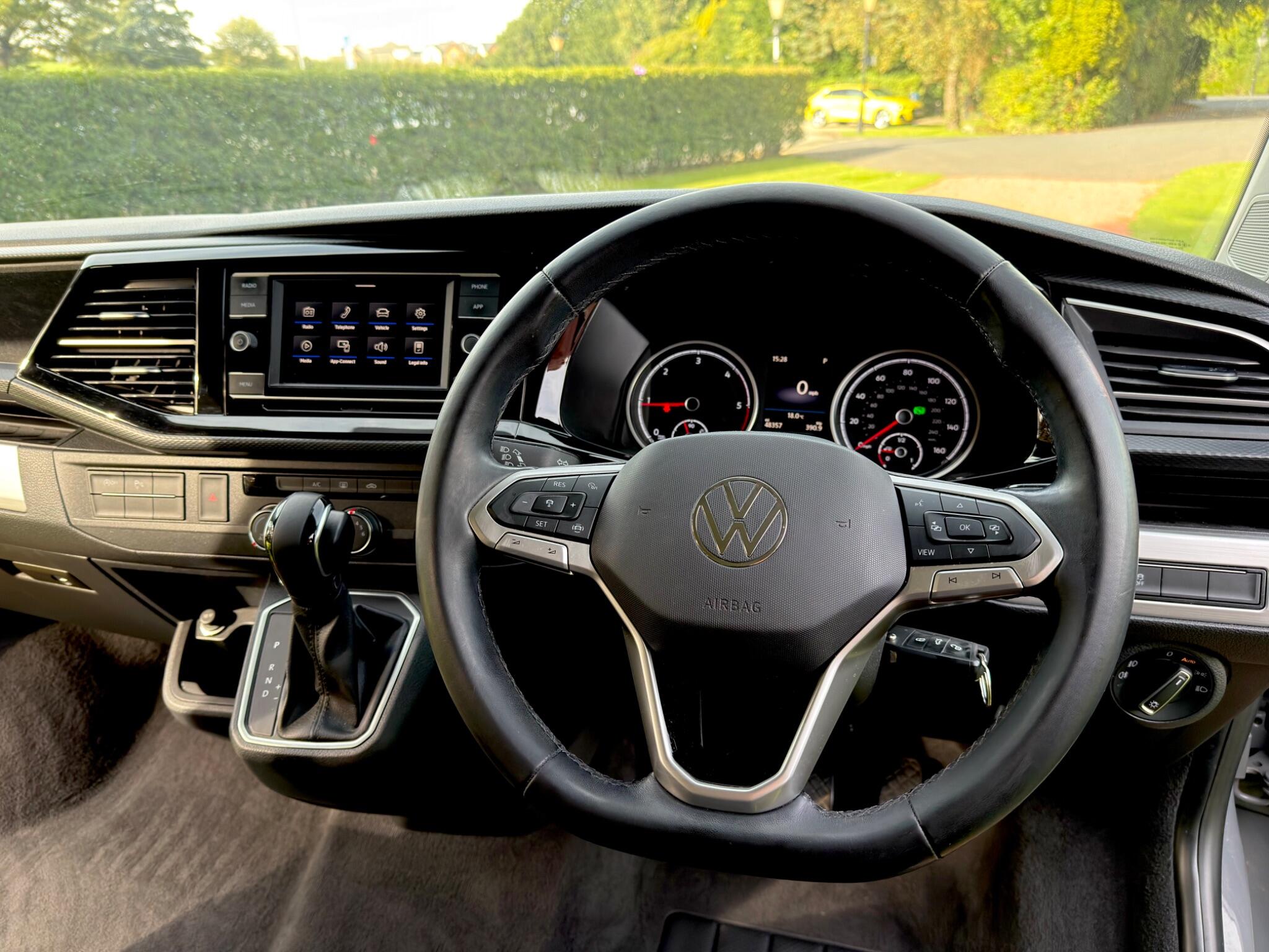 Volkswagen Caravelle view 25